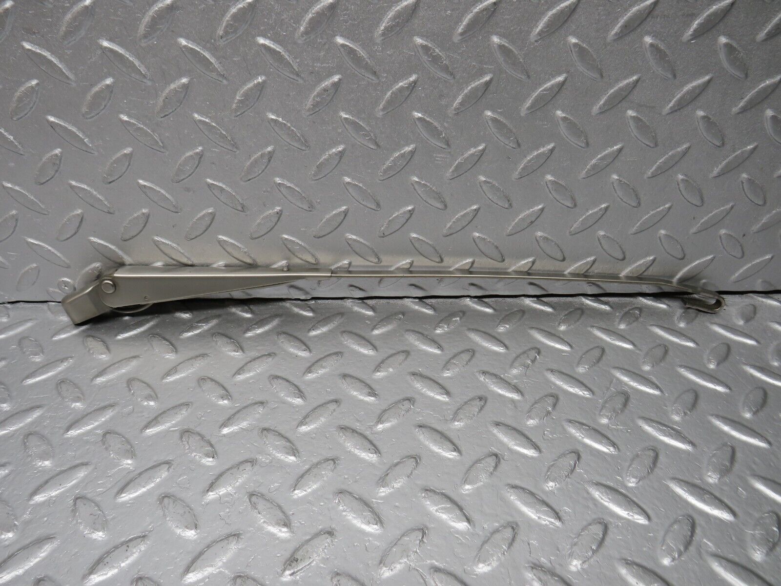 39106 Mercedes-Benz R107 500SL Windscreen Wiper Arm Left Side