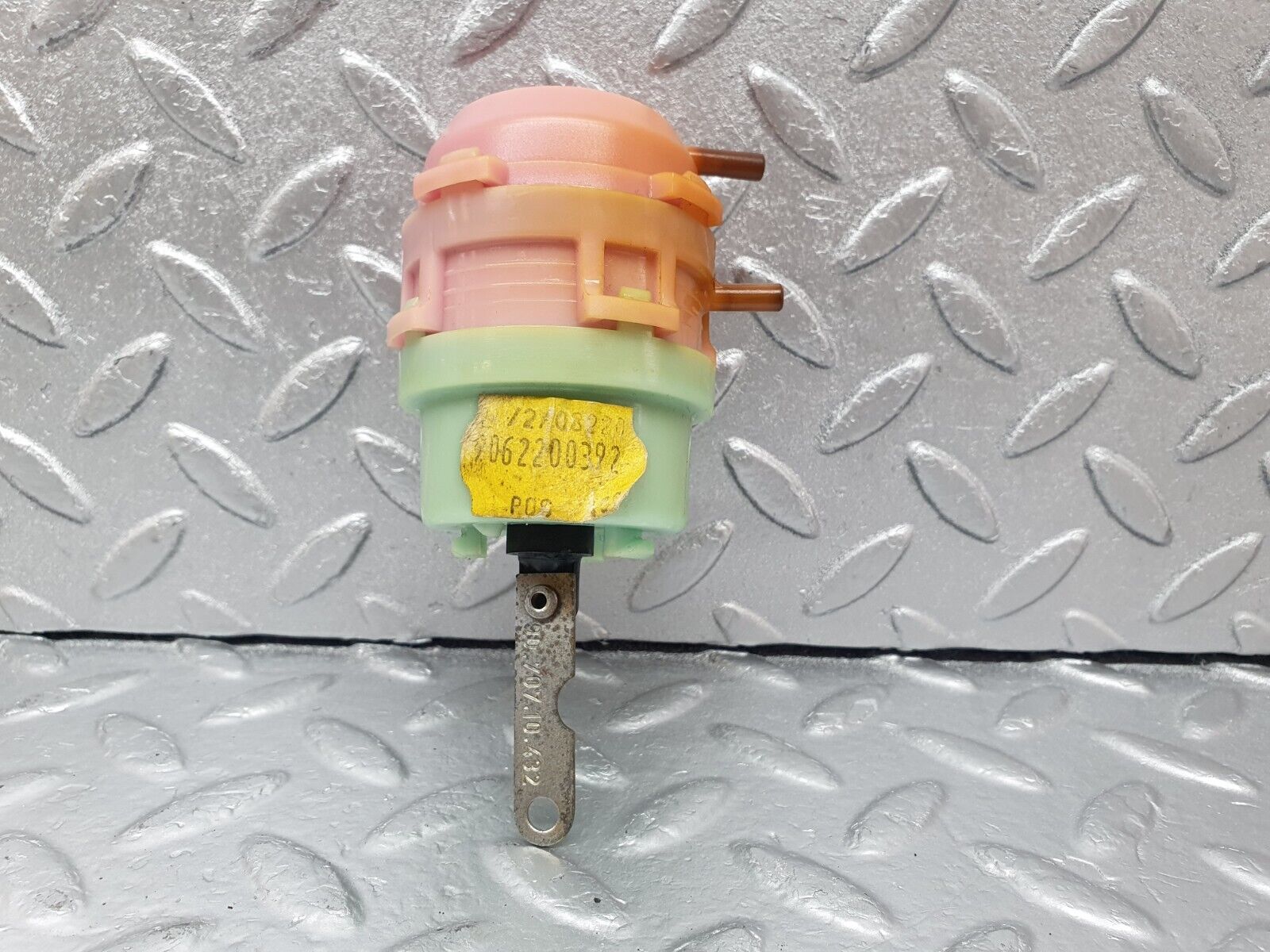 43539 Mercedes-Benz C126 380SEC Coupe Heater Box Vacuum Actuator 90.620.00.070