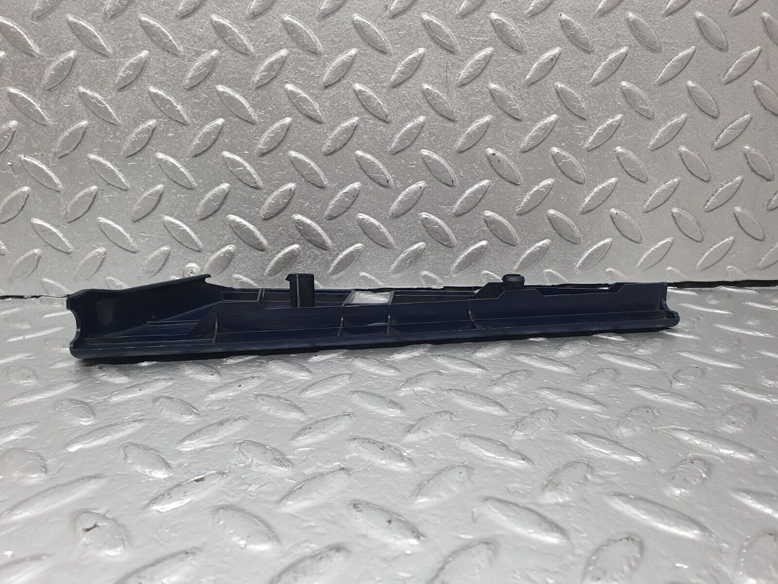 42706 Mercedes-Benz W201 190 2.0L Front Right Seat Cover Trim Blue 1249190220