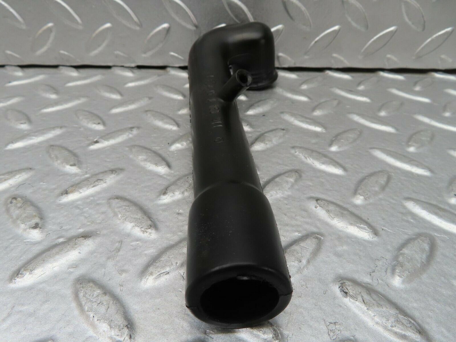 15686 Mercedes-Benz R107 450SL Crankcase Breather Hose 1160940791