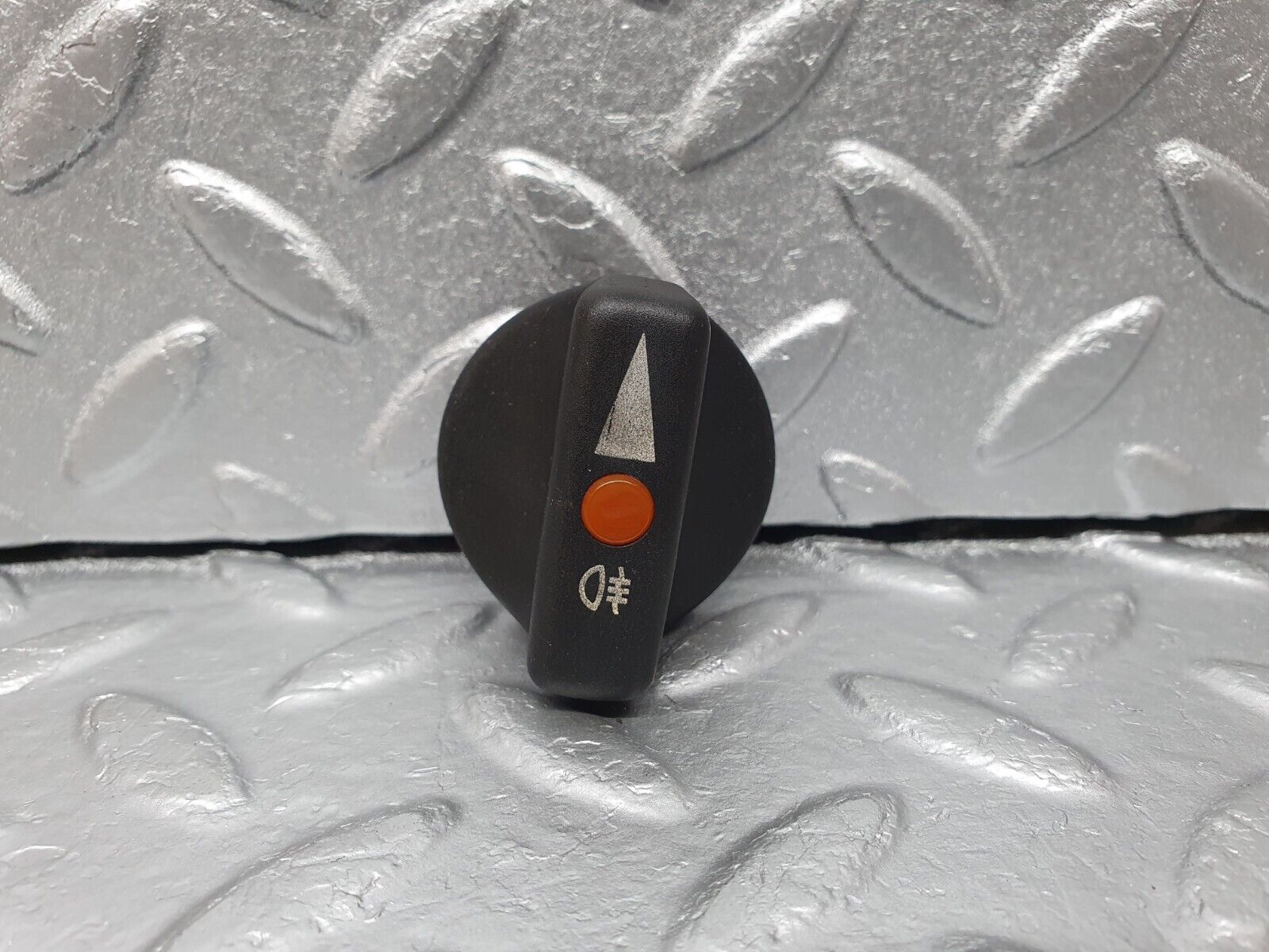 41676 Mercedes-Benz W124 200E Headlight Switch Knob