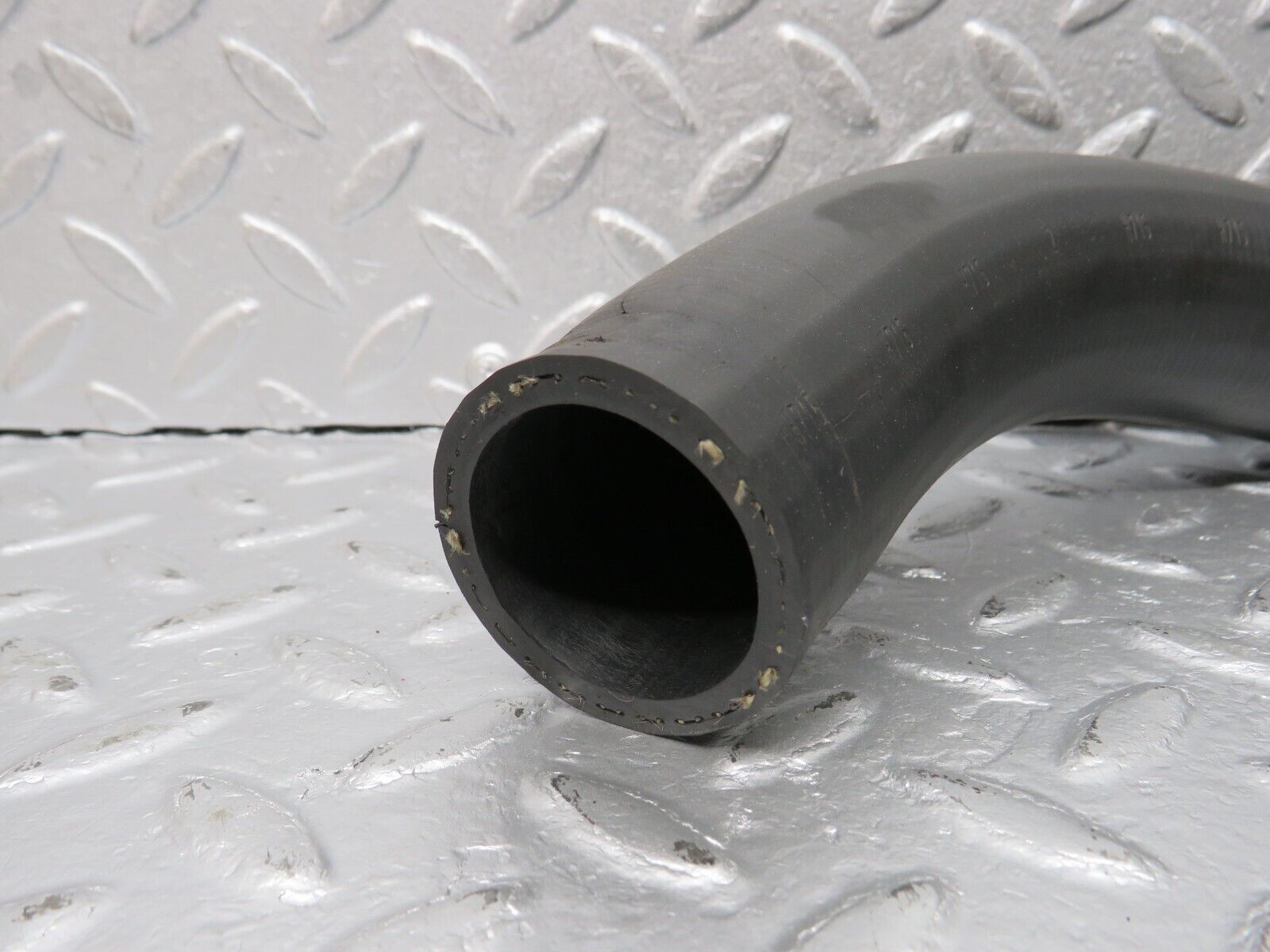 39875 Mercedes-Benz R107 350SL Radiator Hose Pipe 1075010082