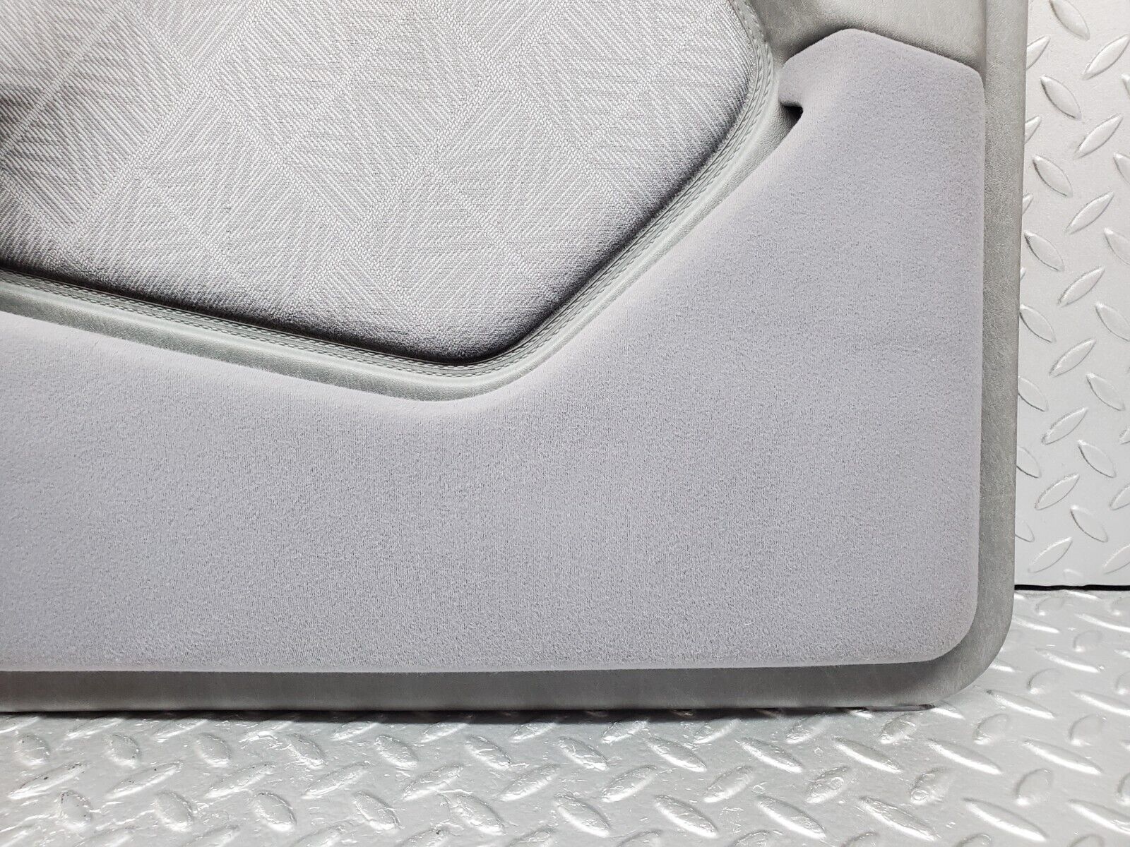 44689 Mercedes-Benz W124 220E Front Left Door Card Grey 1247271370