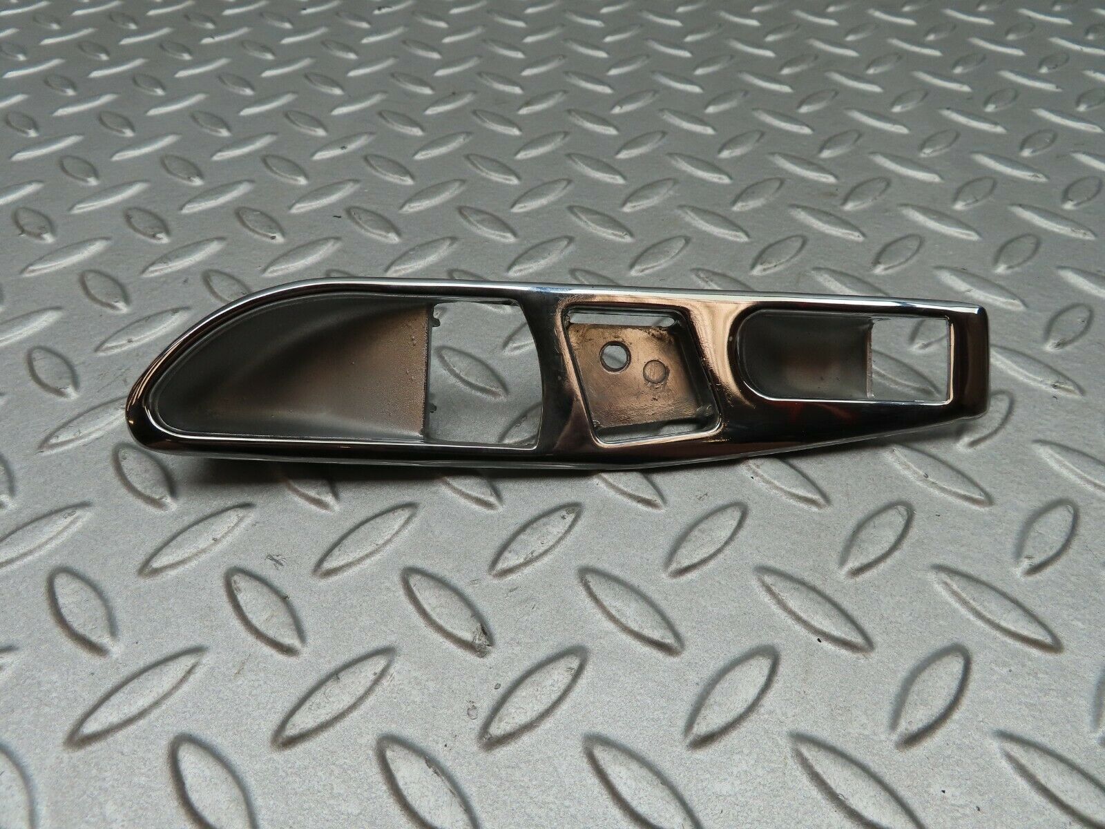 4923 Mercedes-Benz R107 350SL Interior Door Handle Chrome Surround Right