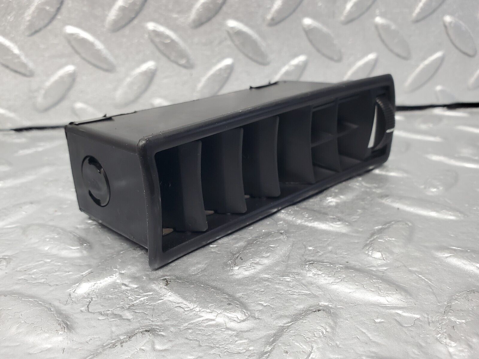 45963 Mercedes-Benz W126 420SE Dashboard Air Vent Left Side 1268310742