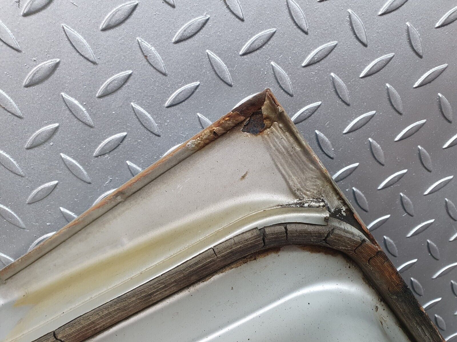 43741 Mercedes-Benz W116 350E Front Right Door