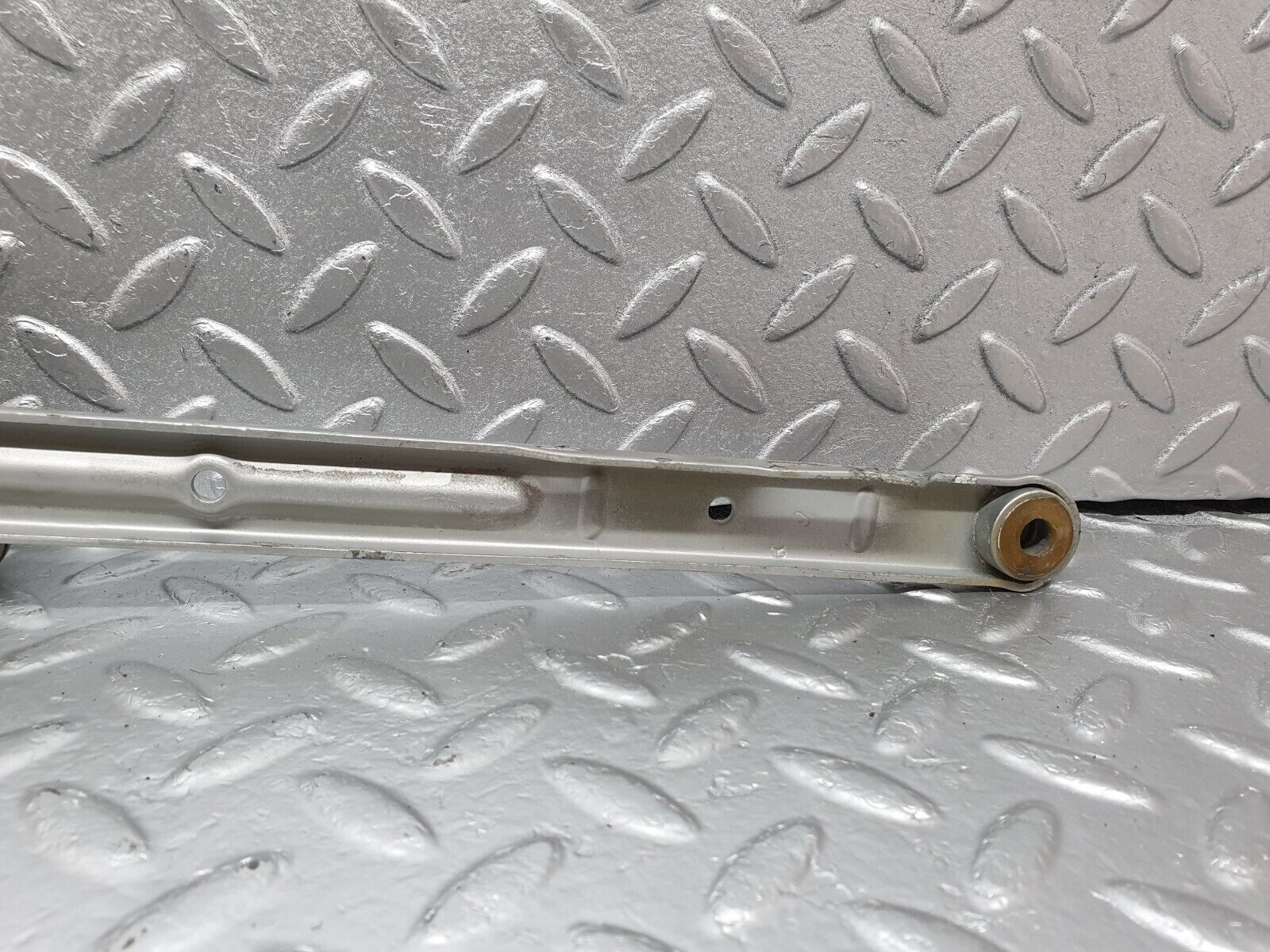 42853 Mercedes-Benz W201 190 2.0L Bonnet Hinge Right Side