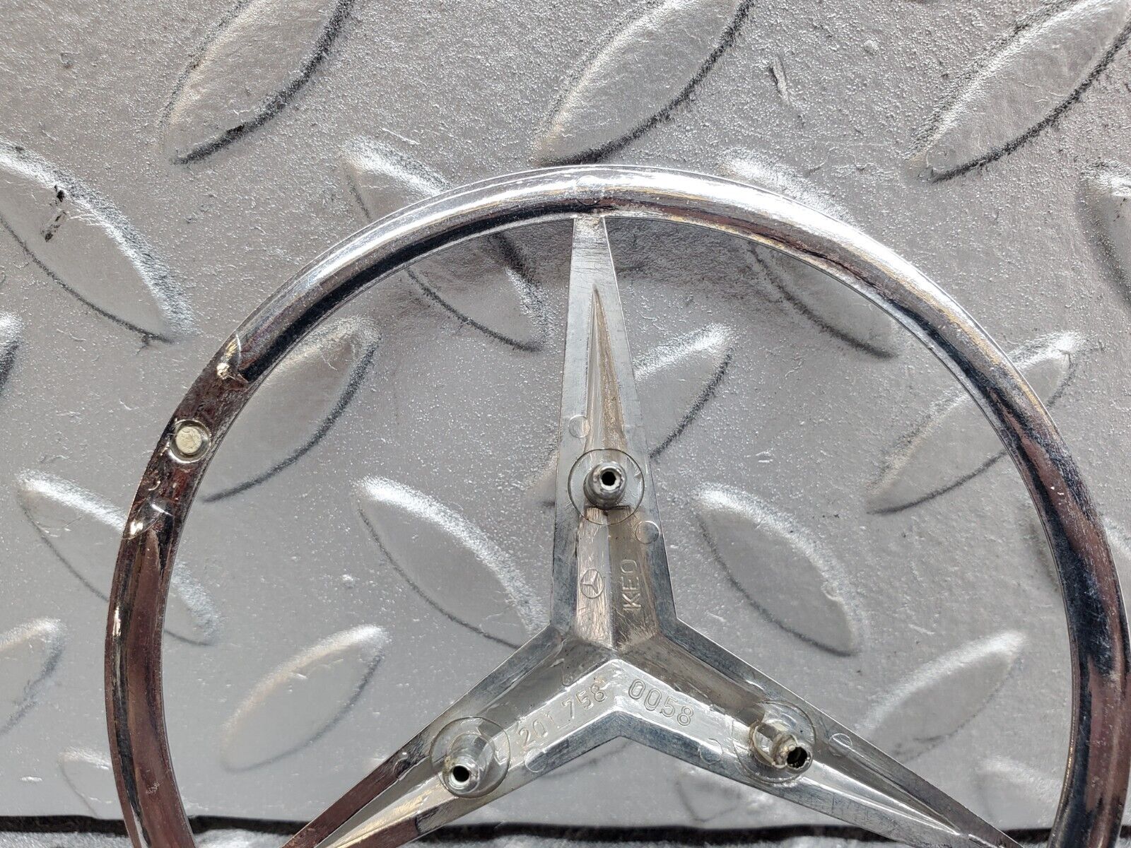 44753 Mercedes-Benz W124 220E Chrome Rear Emblem 2017580058