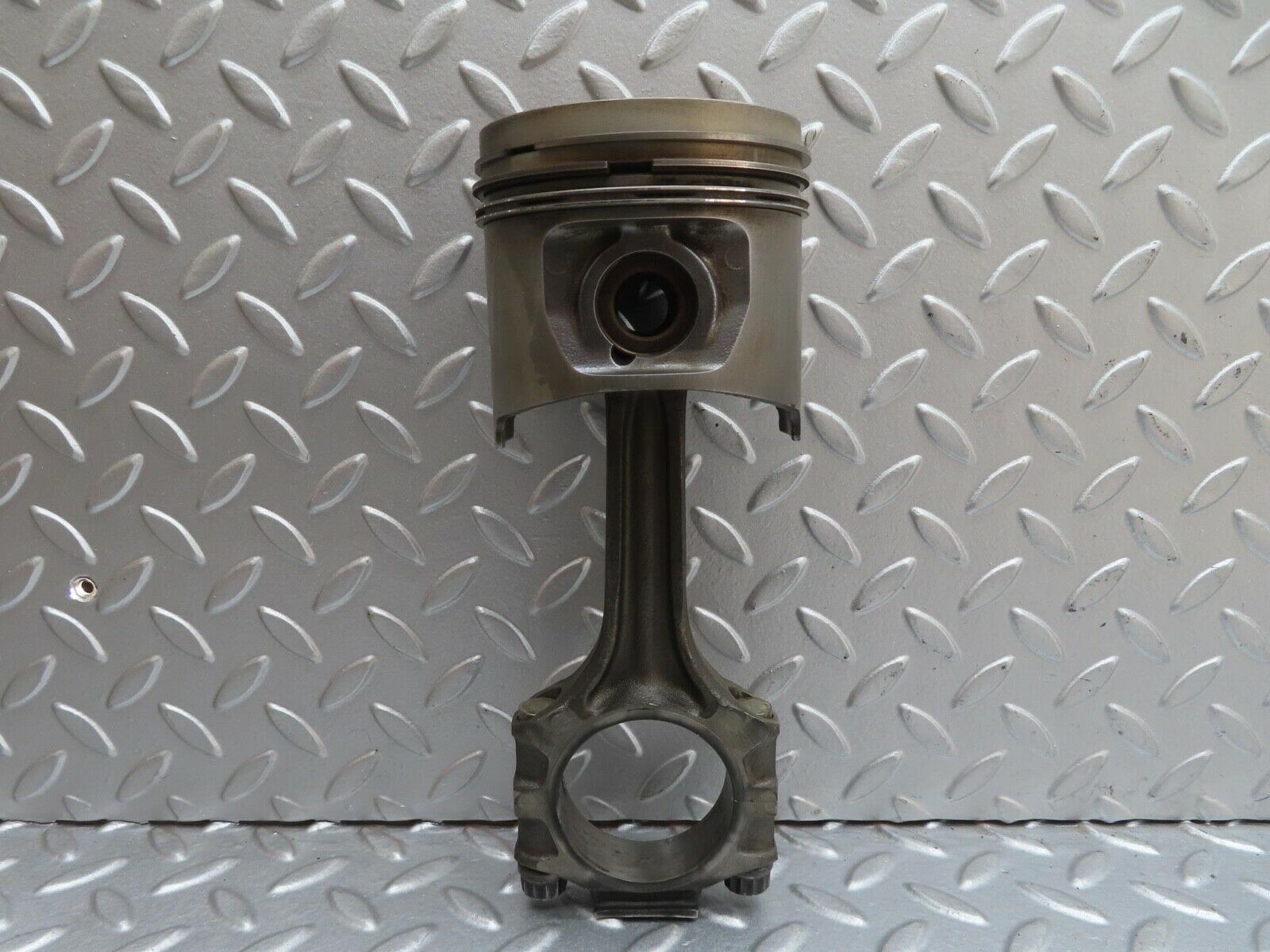 13801 Mercedes-Benz R107 450SL Piston With Connecting Rod 92mm