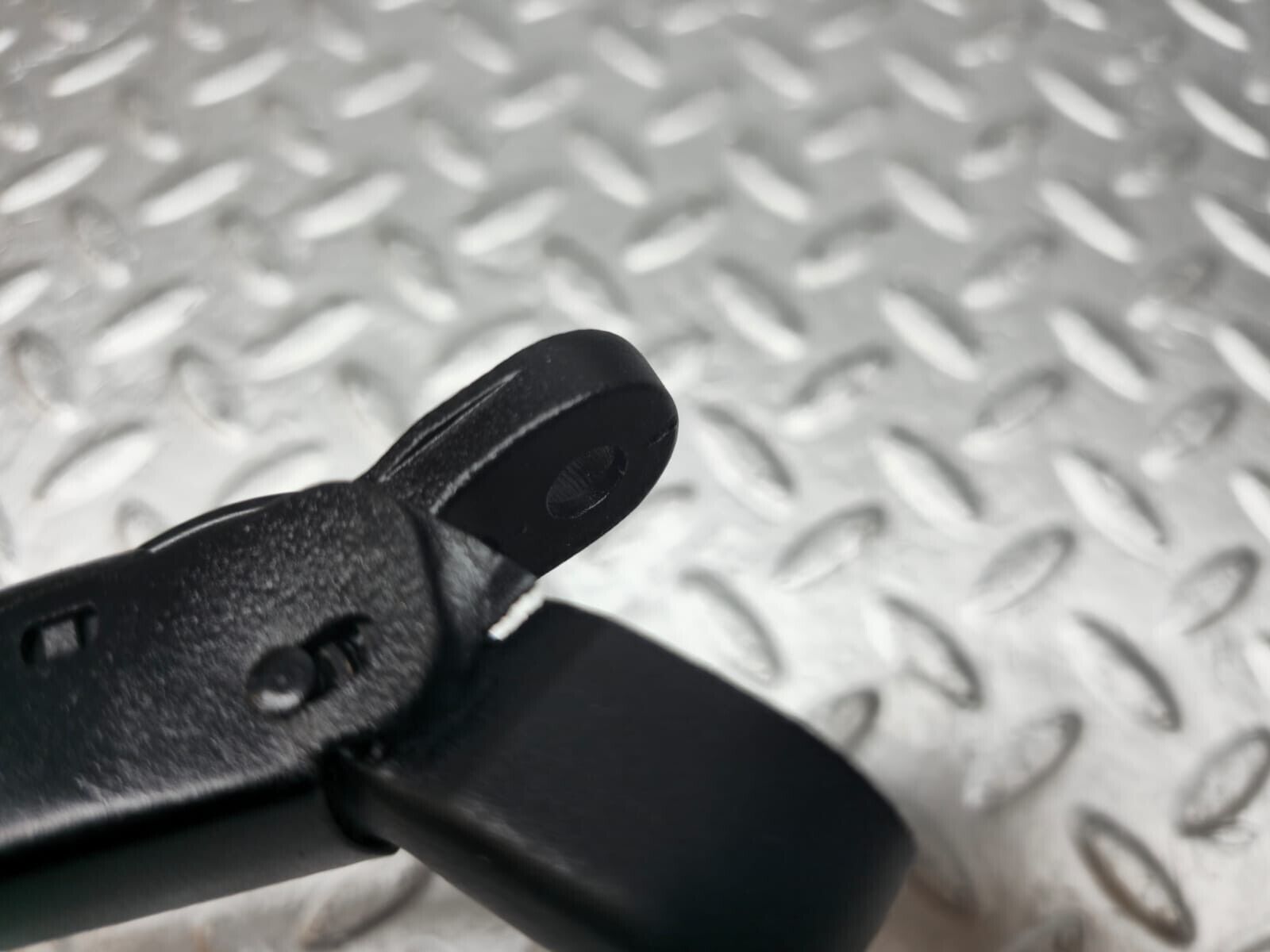 28768 Mercedes-Benz W123 230E Wiper Arm Bosch Right Side 3399990553