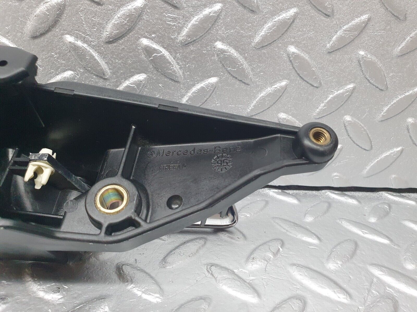 42477 Mercedes-Benz R129 320SL Coupe Left Door Interior Handle