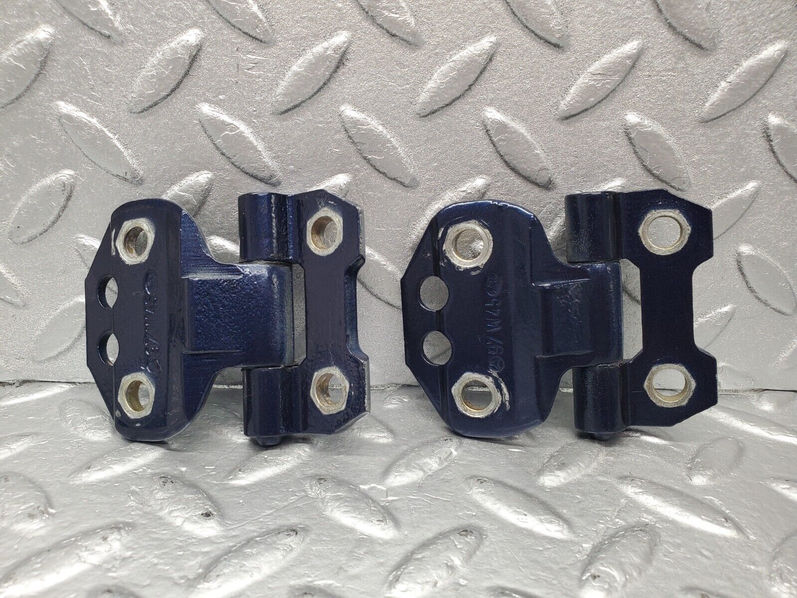 46993 Mercedes-Benz R129 320SL Coupe Door Hinge Left Side