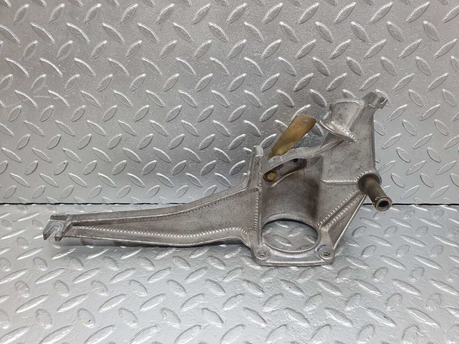 43706 Mercedes-Benz C126 380SEC Coupe Brake Pedal Bracket 1262901819