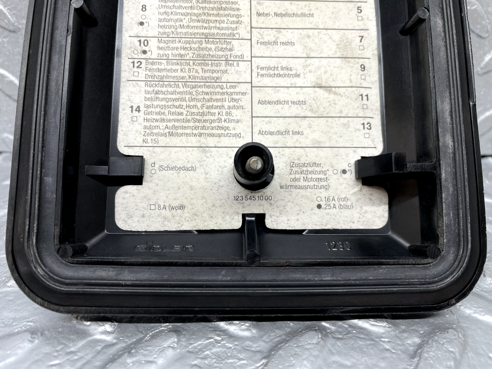 44268 Mercedes-Benz W123 280E Fuse Box Cover Lid 1235400082 1235451000