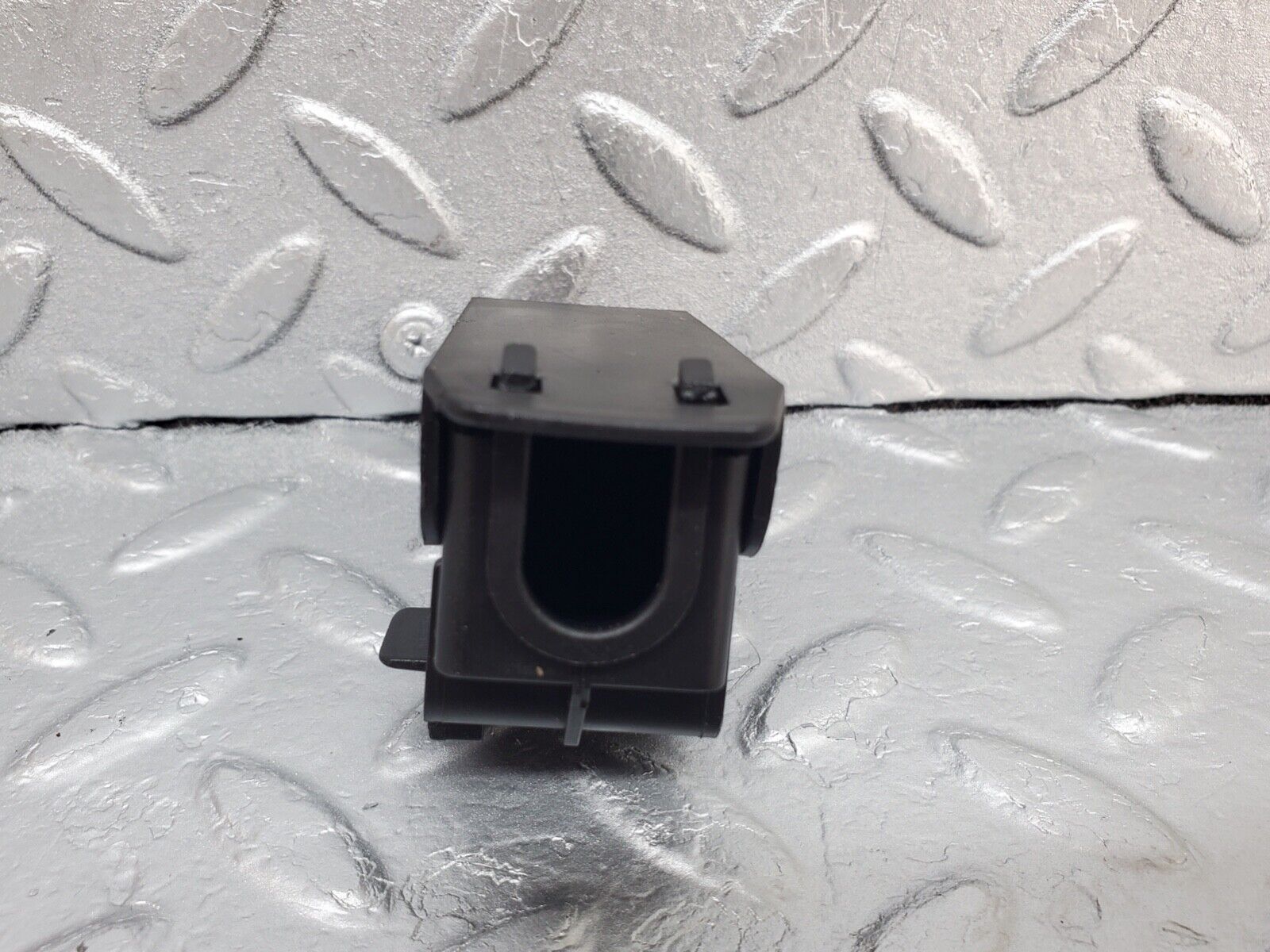 44650 Mercedes-Benz W124 220E Wire Distributor Connector 1245459340