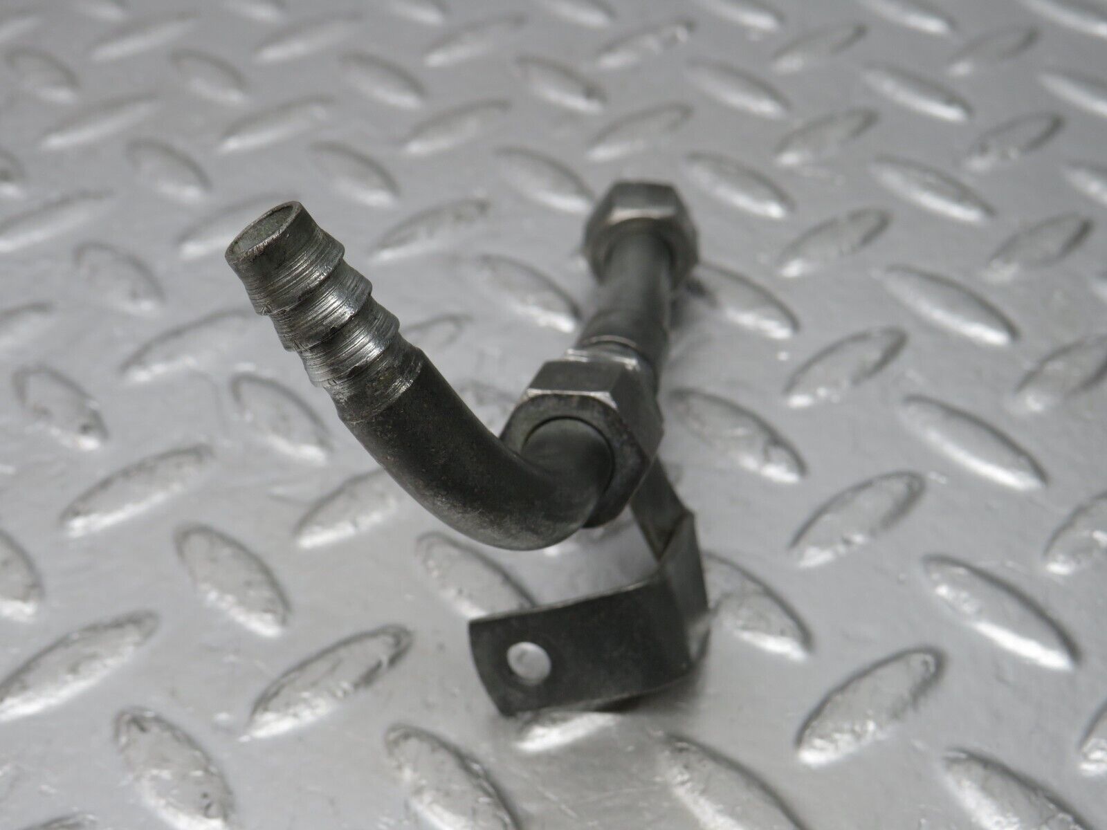 33071 Mercedes-Benz C107 R107 350 V8 Oil Hose Pipe