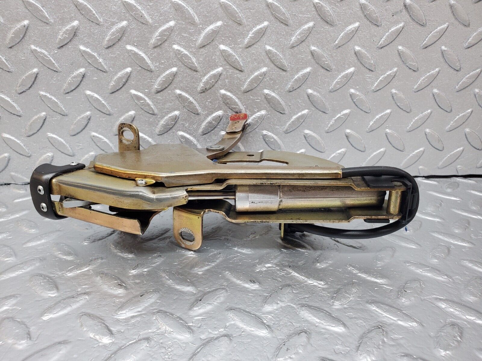 44982 Mercedes-Benz R129 300SL Coupe Rear Right Roof Lock Mechanism 1298000674