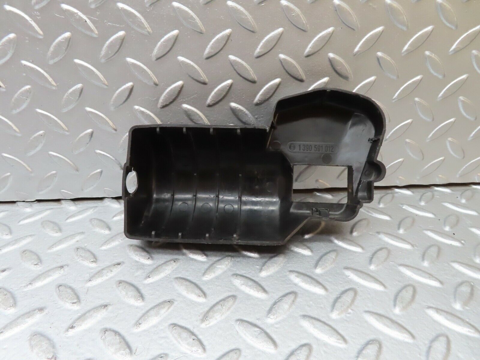 20577 Mercedes-Benz R107 450SL Wiper Motor Cover 1390591012