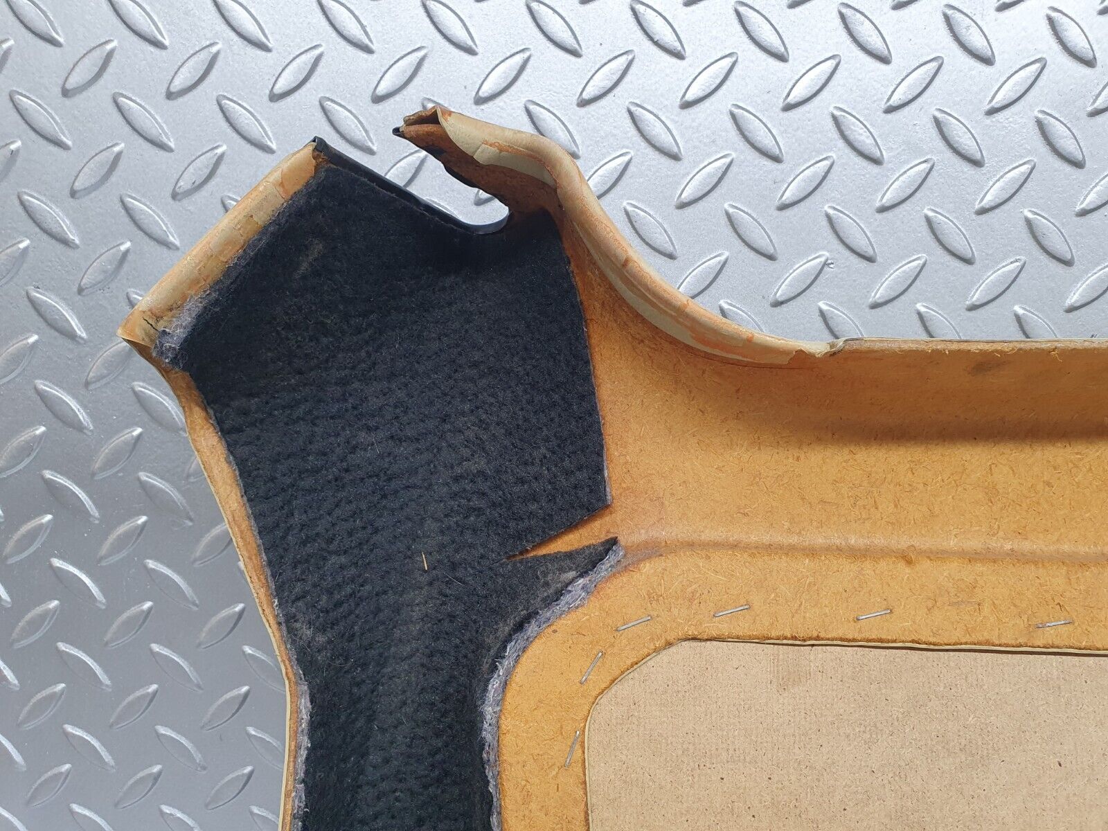 44052 Mercedes-Benz C123 230CE Coupe Rear Left Card Panel Beige