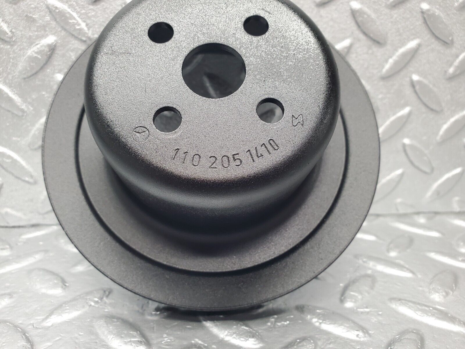 46634 Mercedes-Benz C123 280CE Coupe Water Pump Pulley 1102051410