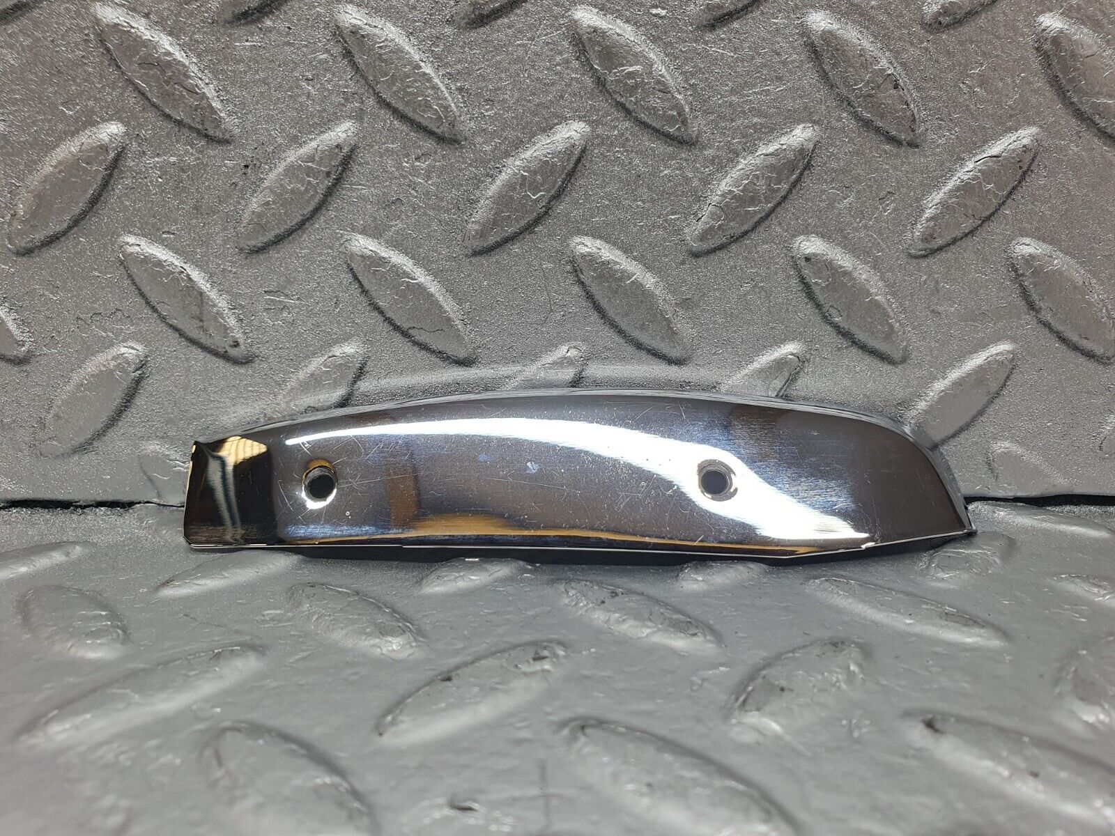 43967 Mercedes-Benz C123 230CE Coupe Left Door Chrome Front Cover