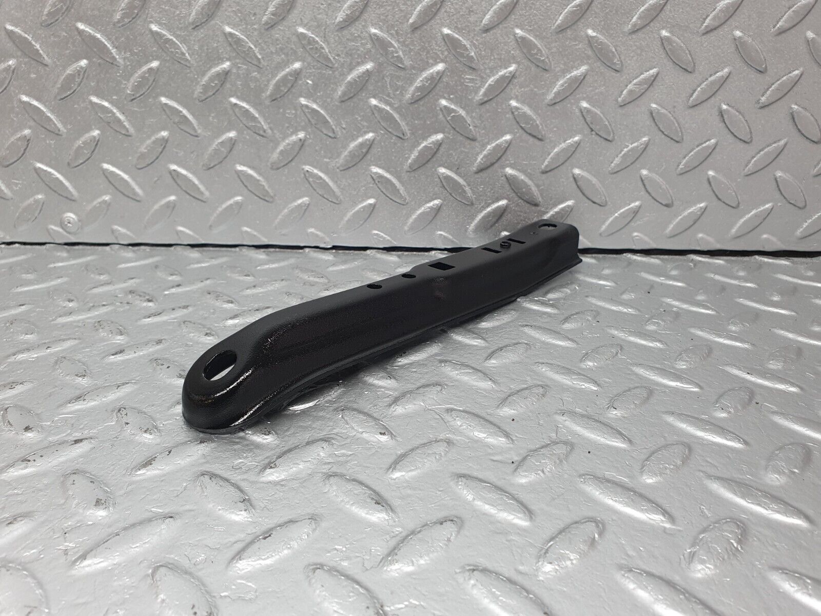 41615 Mercedes-Benz W124 200E Air Intake Manifold Bracket