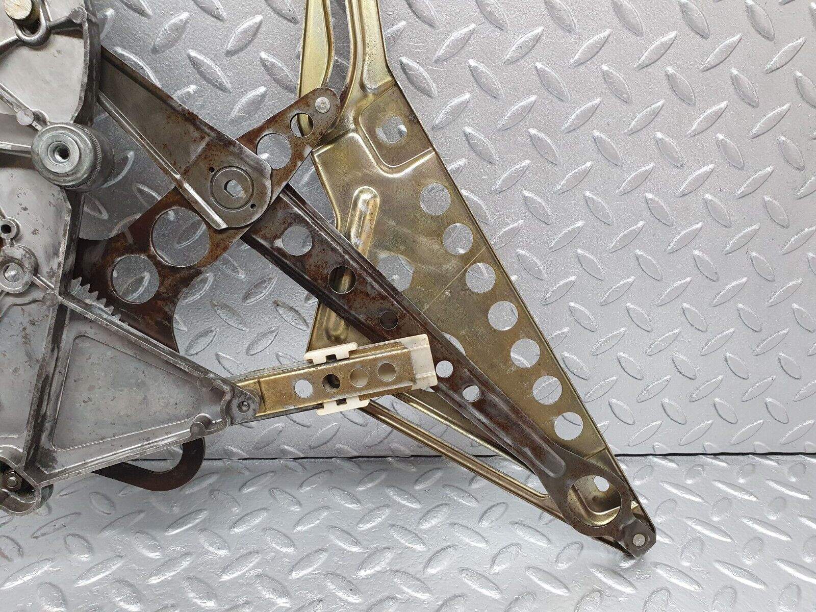 43747 Mercedes-Benz C126 380SEC Coupe Rear Left Power Window Regulator