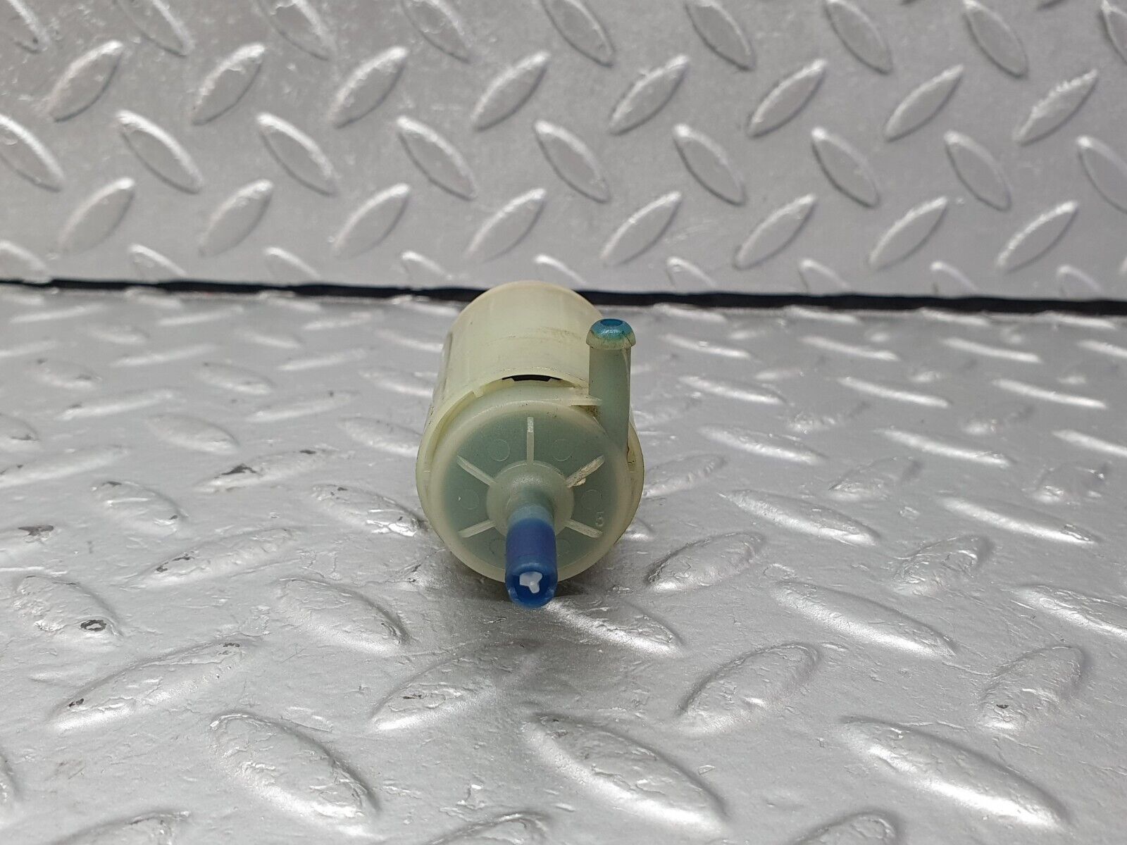 42508 Mercedes-Benz R129 320SL Coupe Windscreen Washer Pump