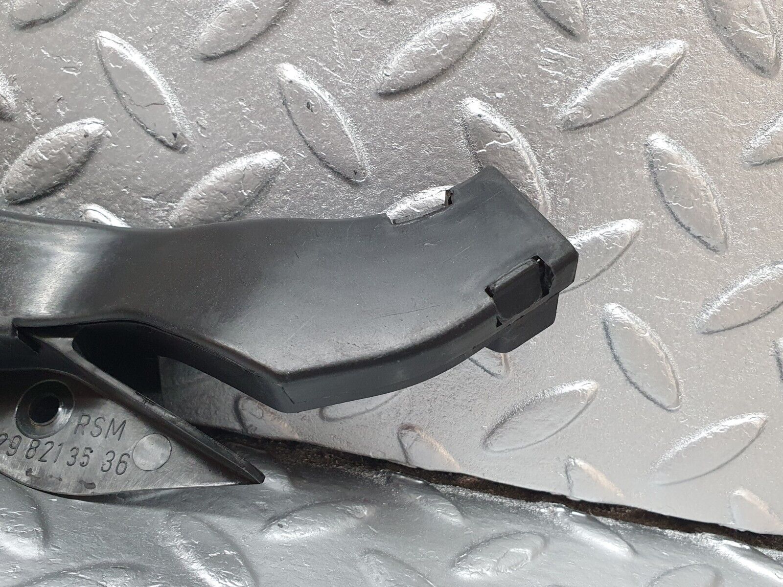 42532 Mercedes-Benz R129 320SL Coupe Boot Cable Channel 1298213536 1298213636