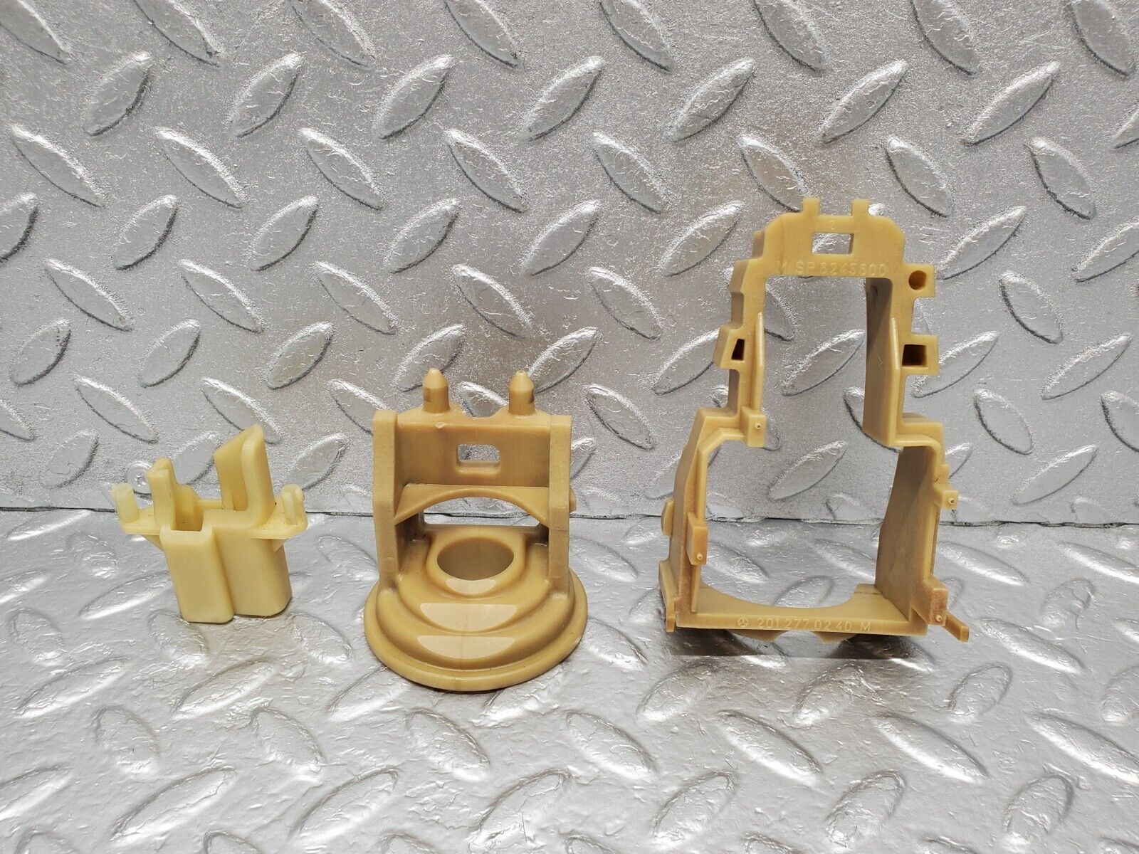 46301 Mercedes-Benz W124 280E Automatic Gearbox Support Bracket 722.433 2012770240 1232770840