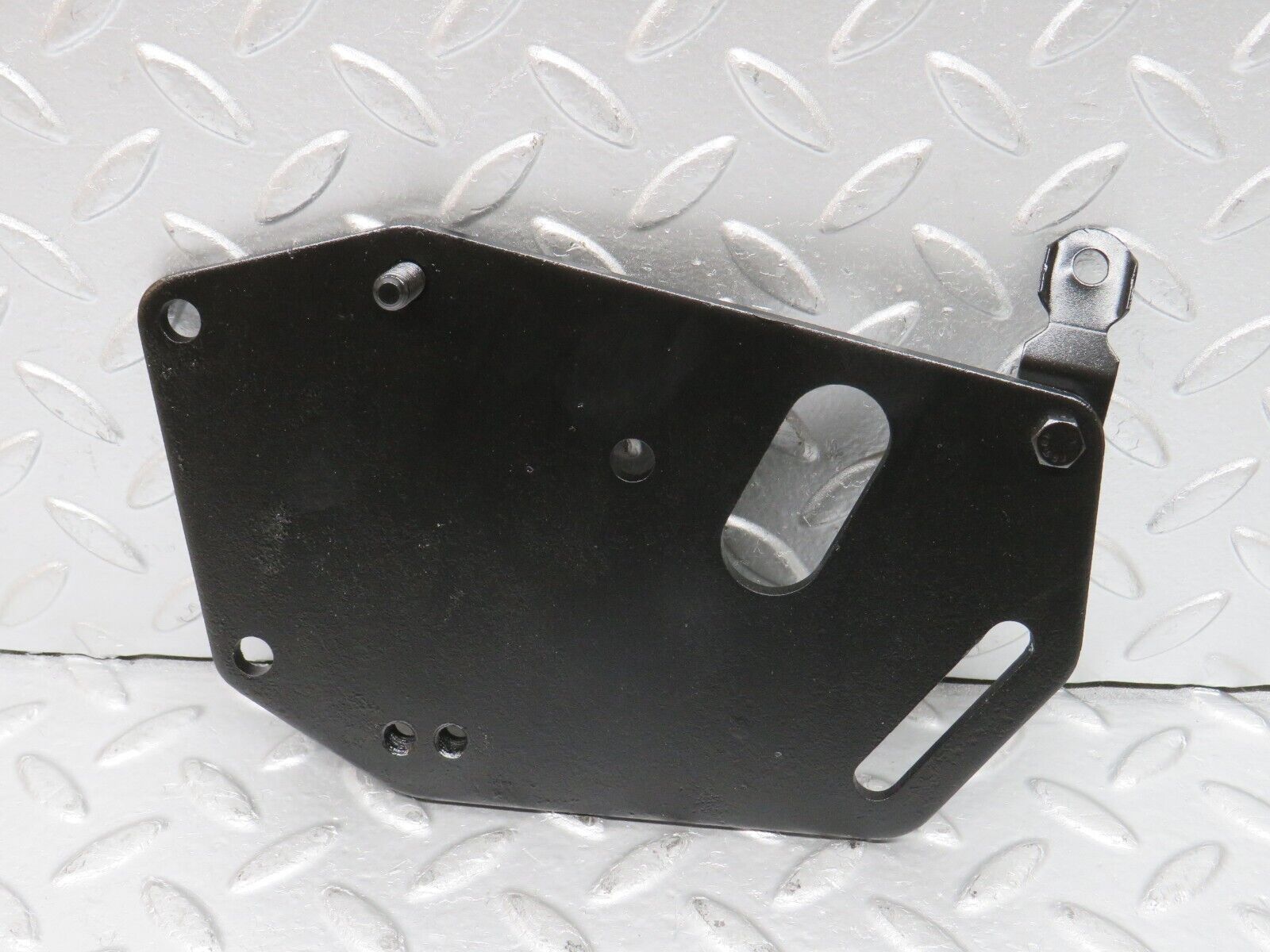 32786 Mercedes-Benz C107 R107 350 V8 Power Steering Pump Bracket