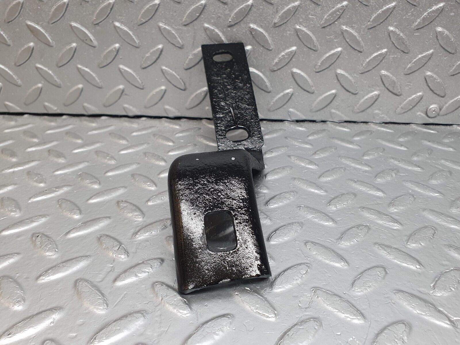 44220 Mercedes-Benz C123 230CE Coupe Rear Bumper Bracket