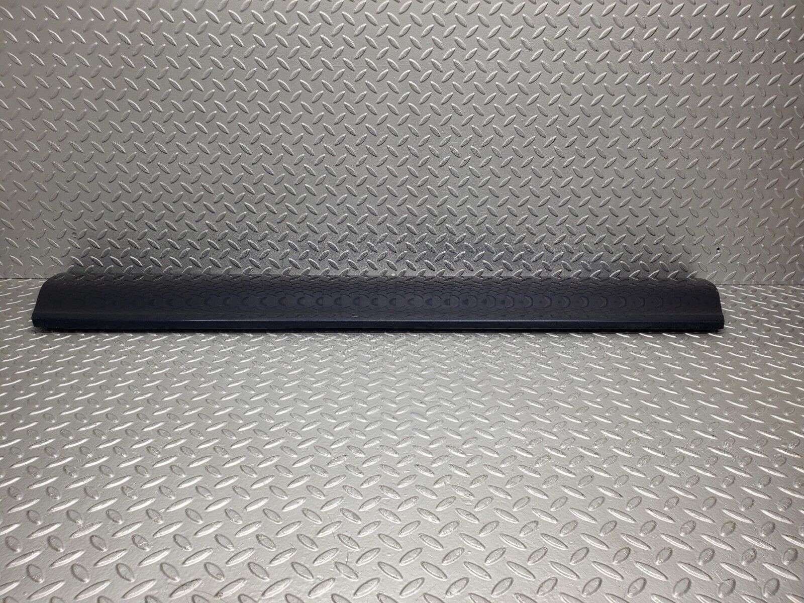 46746 Mercedes-Benz R129 320SL Coupe Right Door Lower Moulding Trim 1296902240