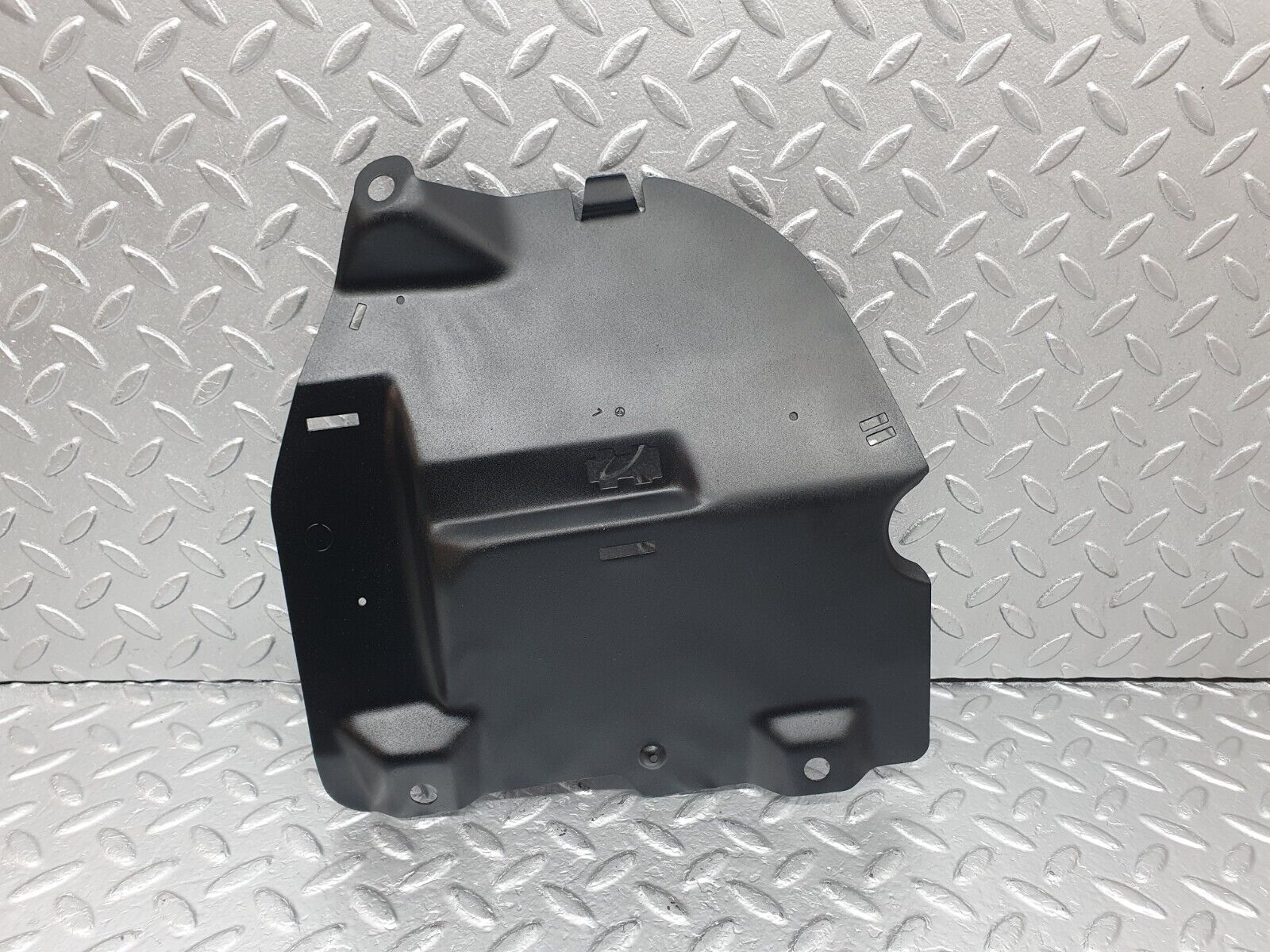 42806 Mercedes-Benz W201 190 2.0L Relay Bracket