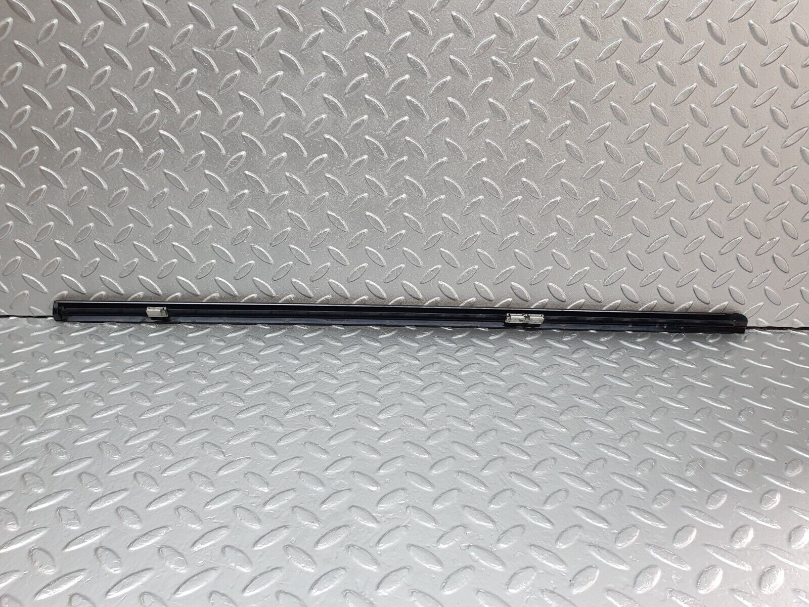 42105 Mercedes-Benz W202 C200 Front Right Door Moulding Trim