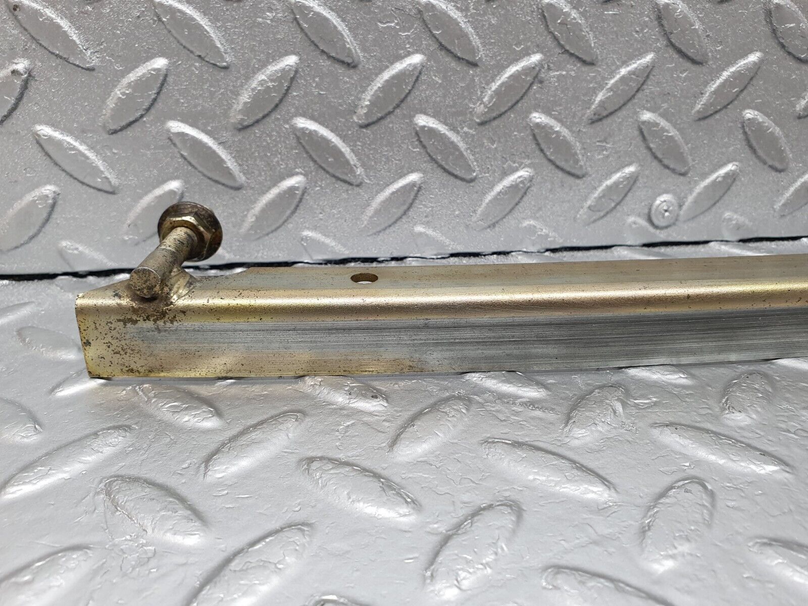 43712 Mercedes-Benz C126 380SEC Coupe Right Door Window Channel