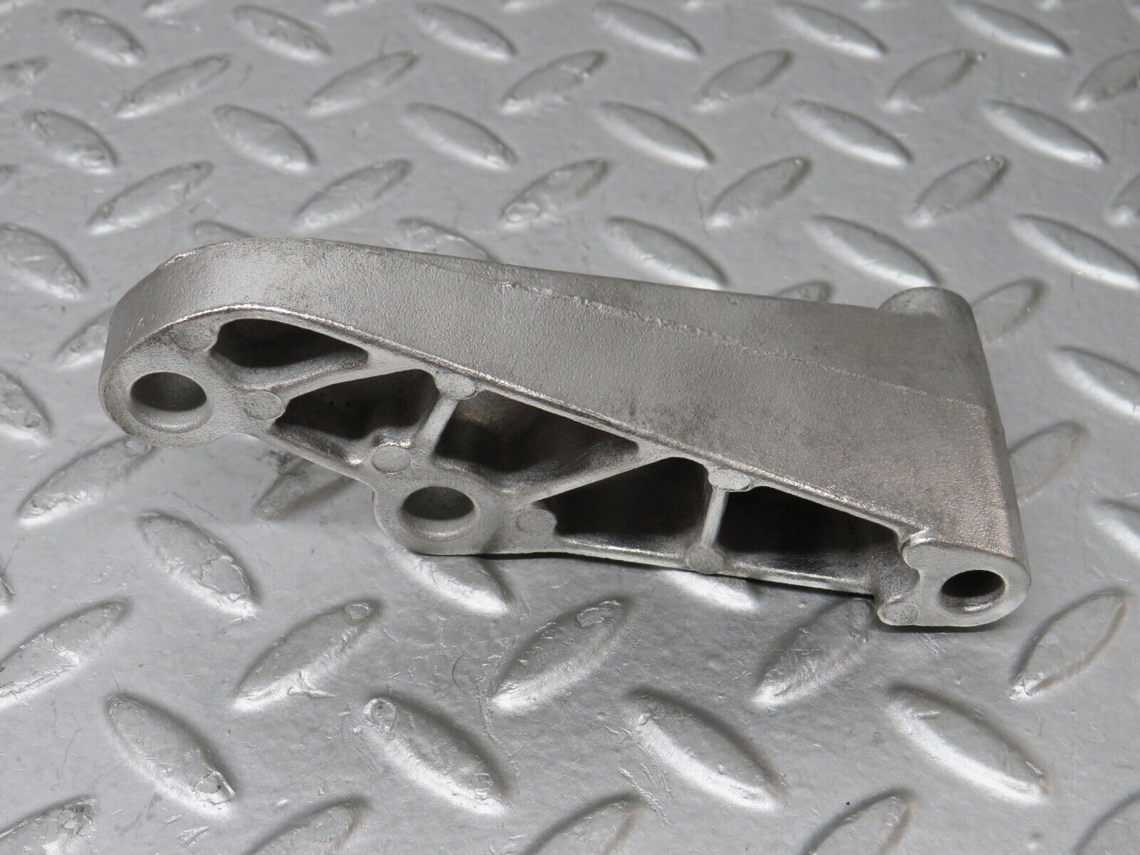 35477 Mercedes-Benz R107 280SL Power Steering Pump Bracket 1104663141