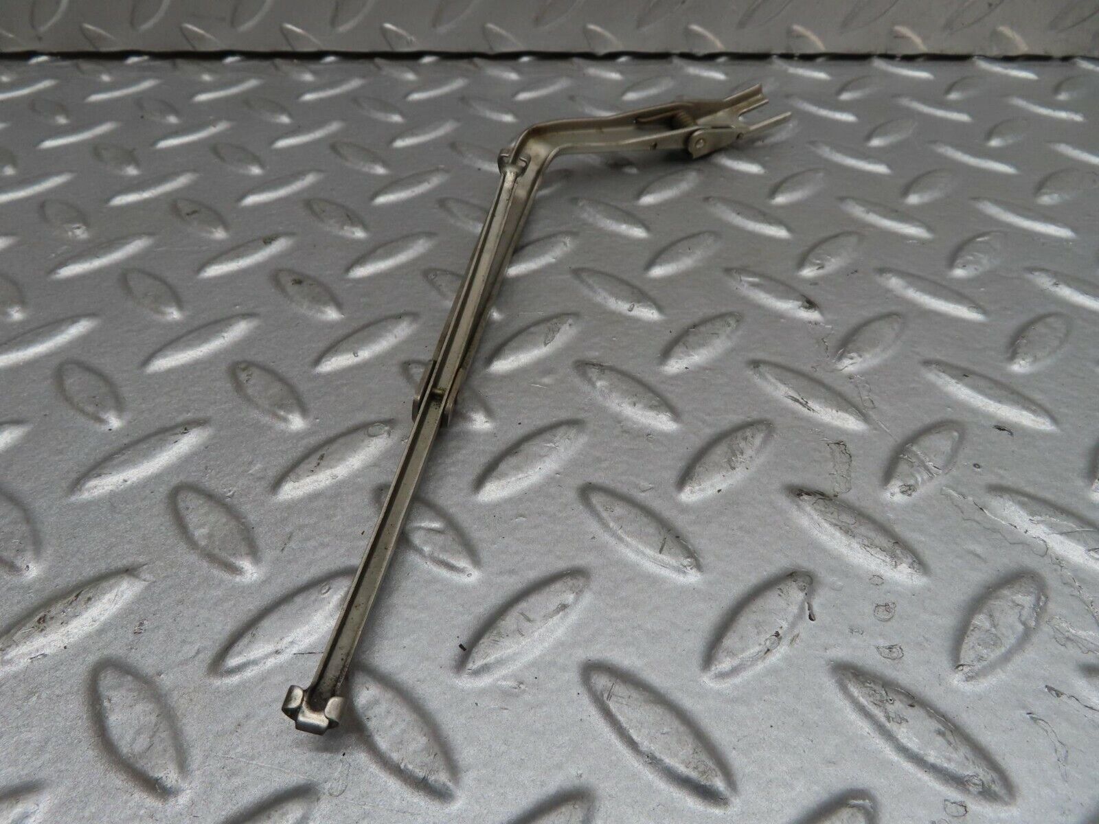 15765 Mercedes-Benz R107 450SL Headlight Wiper Arm Left