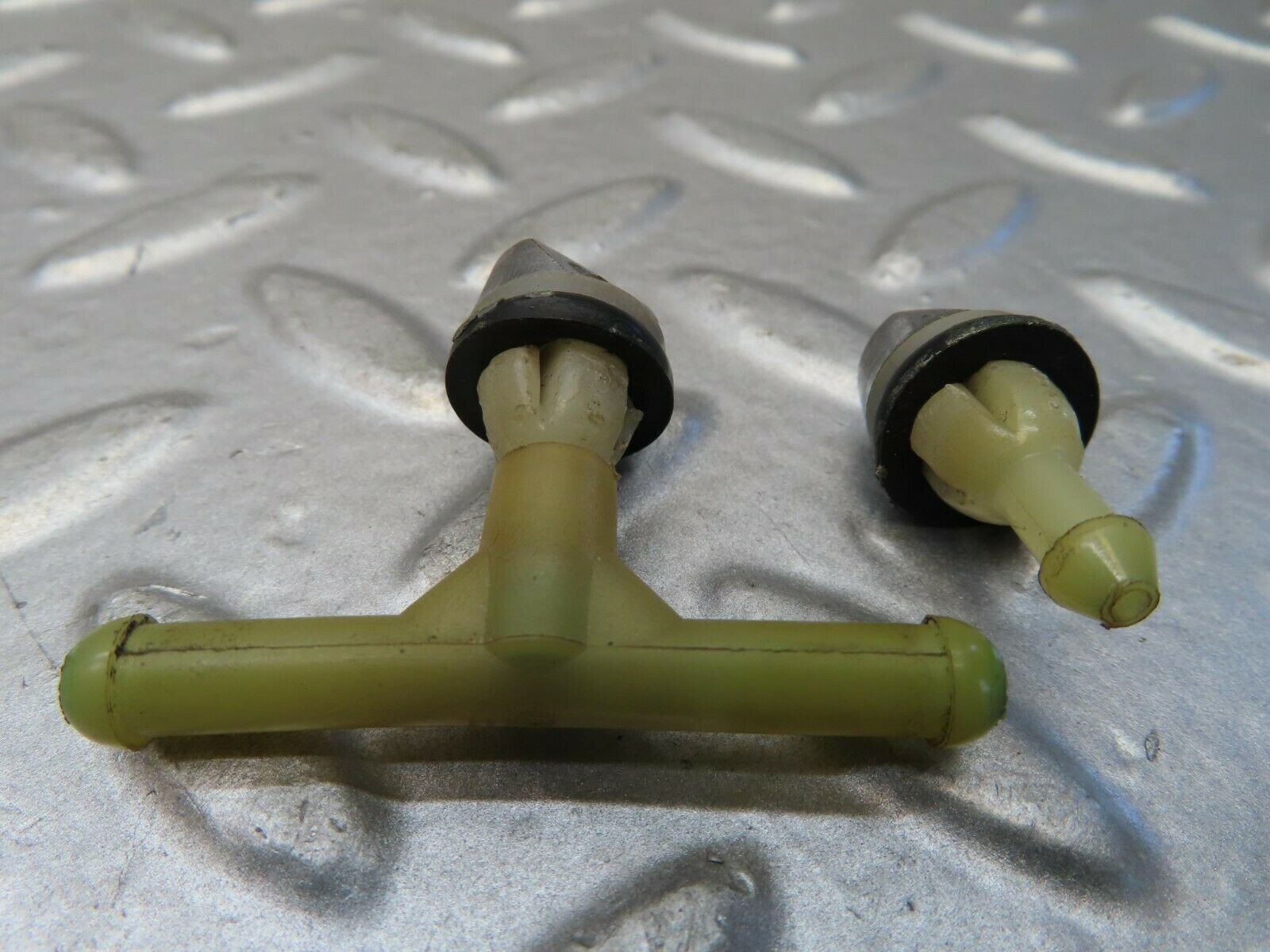 15790 Mercedes-Benz R107 450SL Windscreen Washer Nozzle