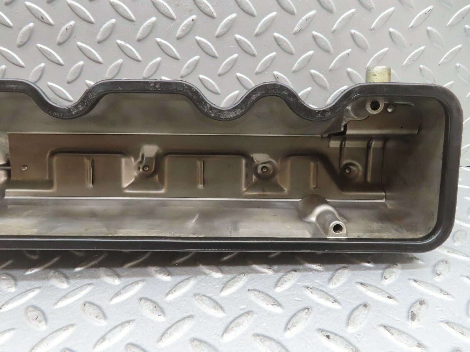 13827 Mercedes-Benz R107 450SL Cylinder Head Valve Cover Right Side 1160161905