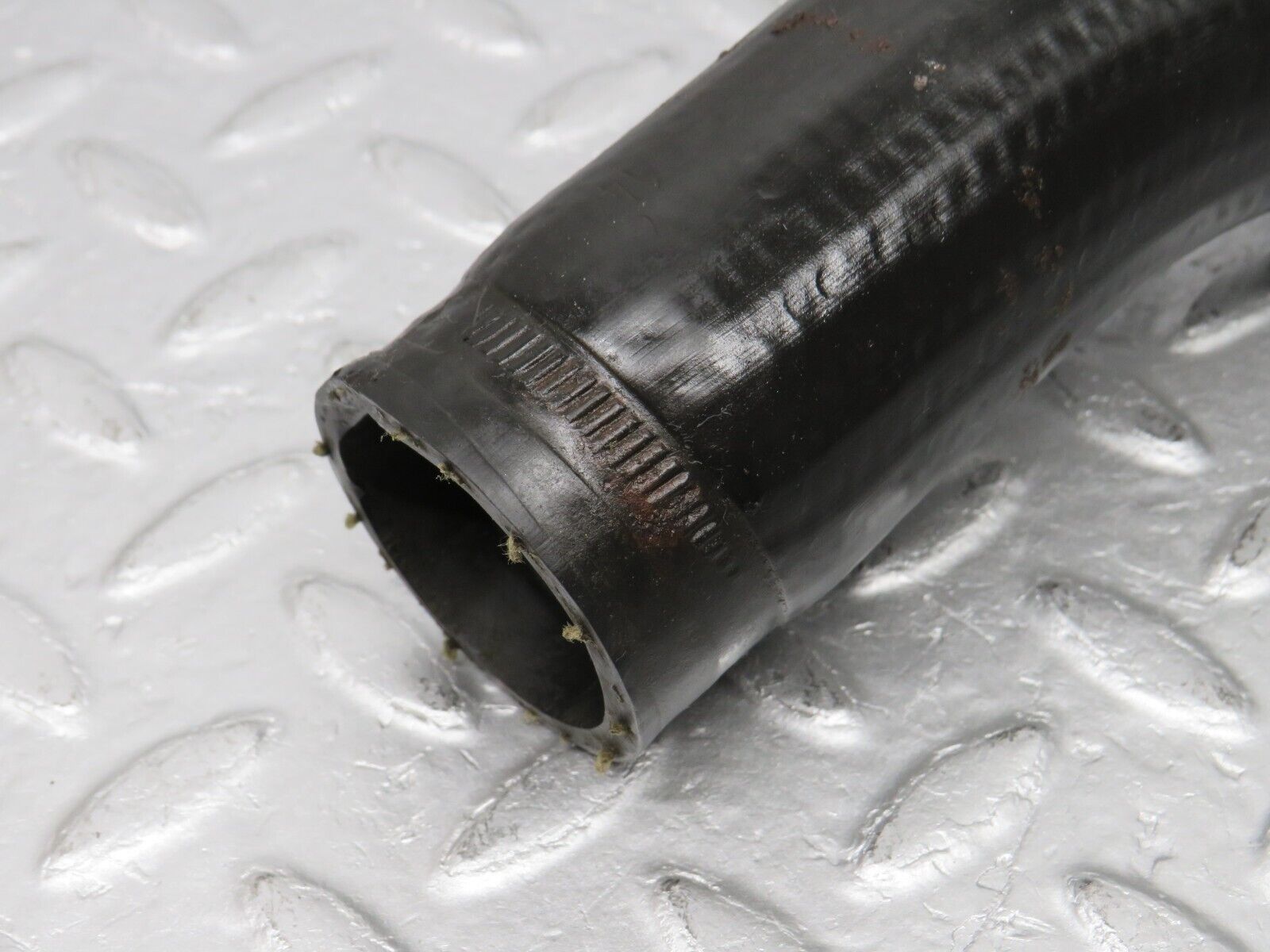 39178 Mercedes-Benz R107 500SL Radiator Hose Pipe 1265012082