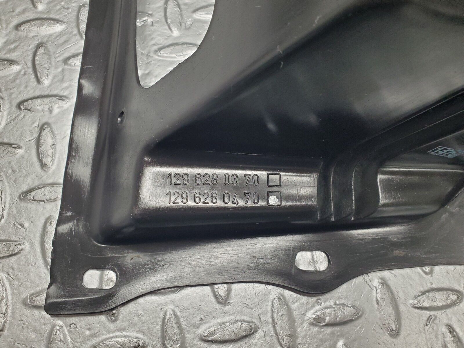 46879 Mercedes-Benz R129 320SL Coupe Heater Blower Motor Housing 1296280370 1296800470 1299971881