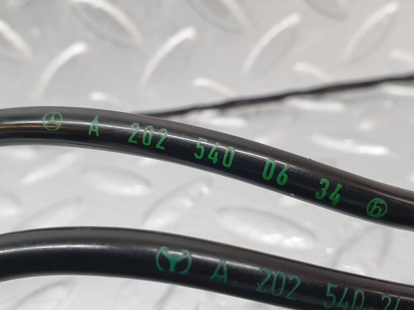 42117 Mercedes-Benz W202 C200 ABS Sensor Speed Sensor Right Side 2025402417