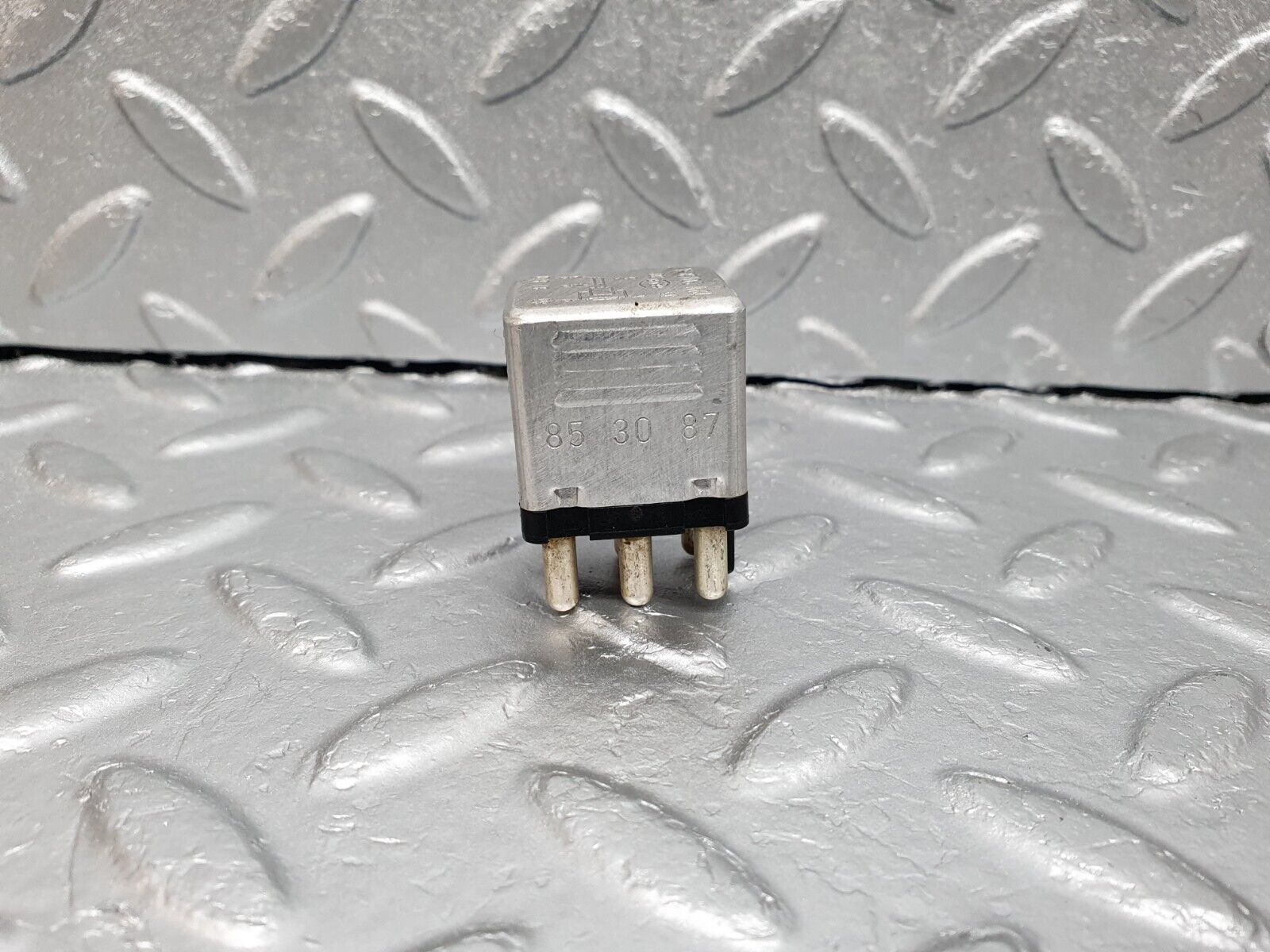 41643 Mercedes-Benz W124 200E Multi Purpose Relay 0015420219