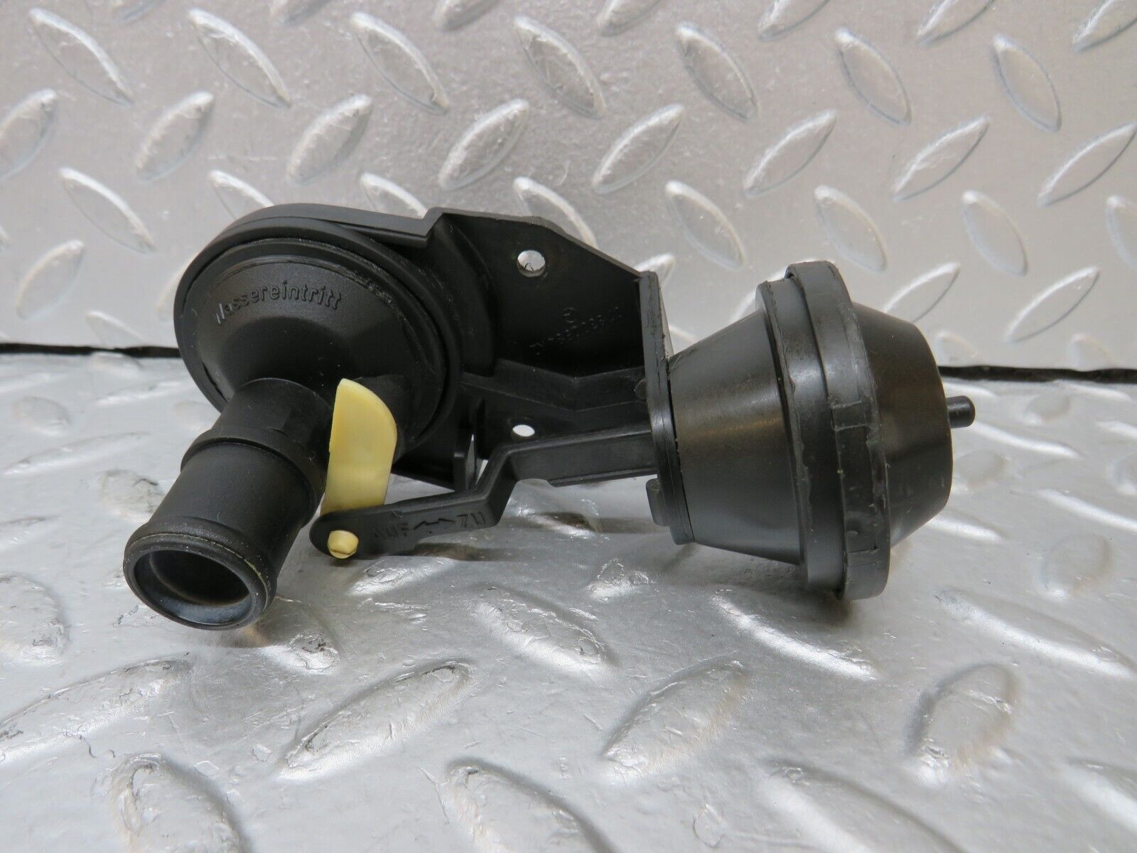 35387 Mercedes-Benz R107 280SL Heater Control Valve 1078300584