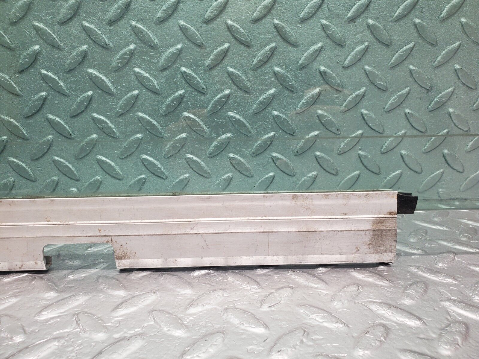 46247 Mercedes-Benz W124 280E Front Left Door Window Glass