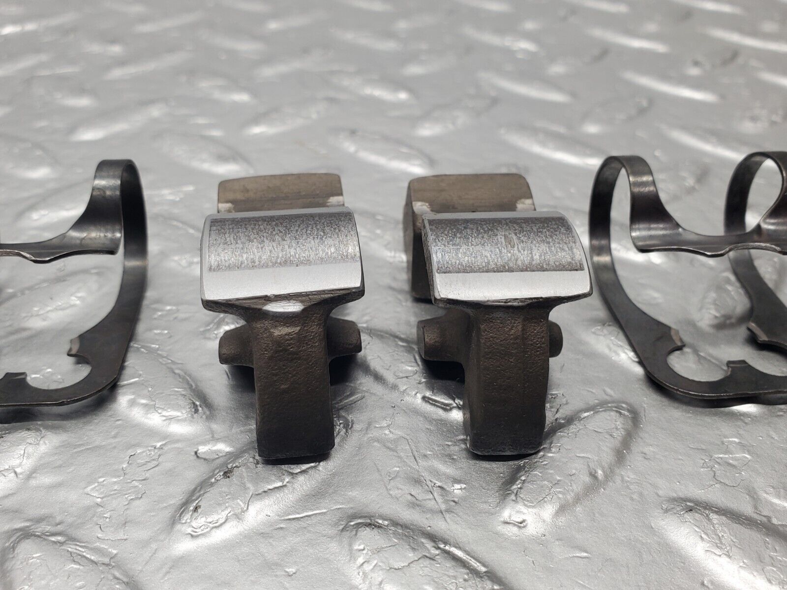 46608 Mercedes-Benz C123 280CE Coupe Valve Rocker Arm With Spring And Tappet