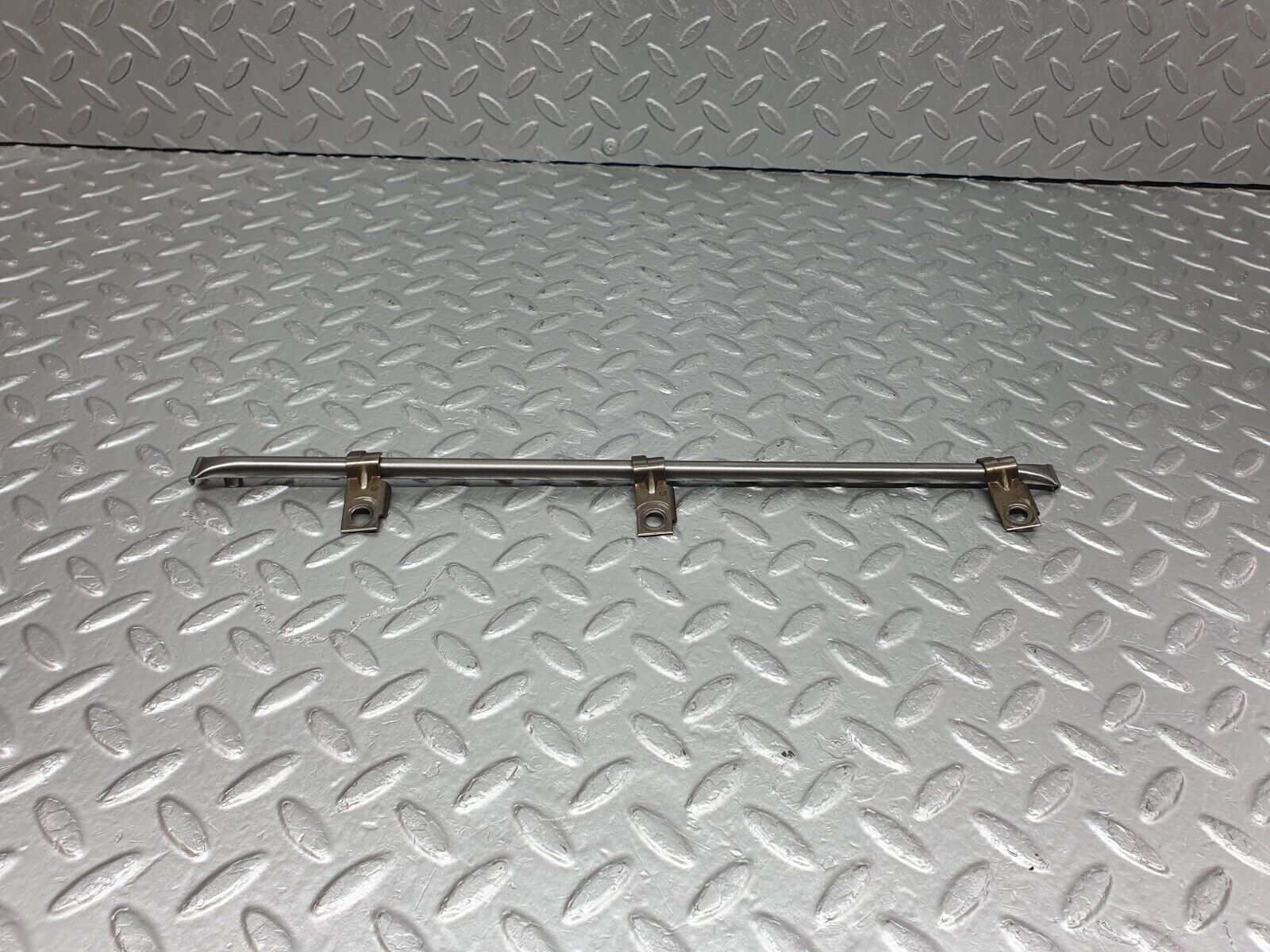 43072 Mercedes-Benz W123 Camshaft Oil Tube