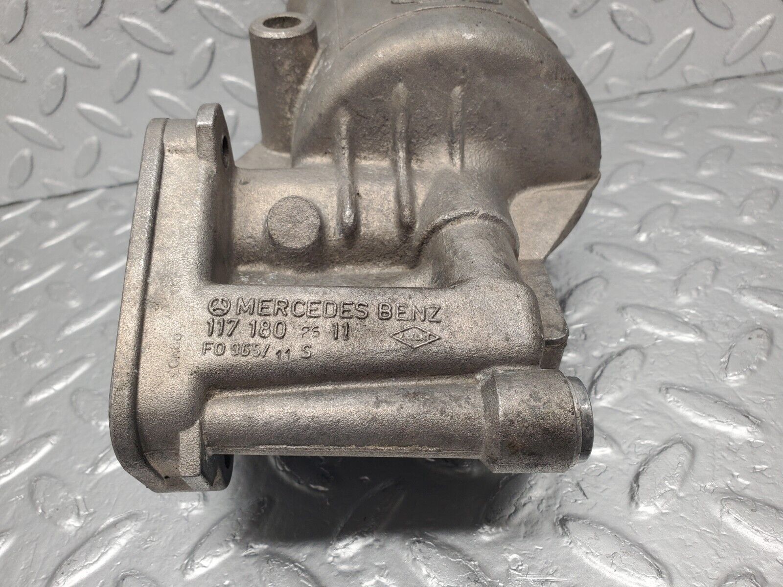 46093 Mercedes-Benz W126 420SE Oil Filter Housing 0011846525 1171802611