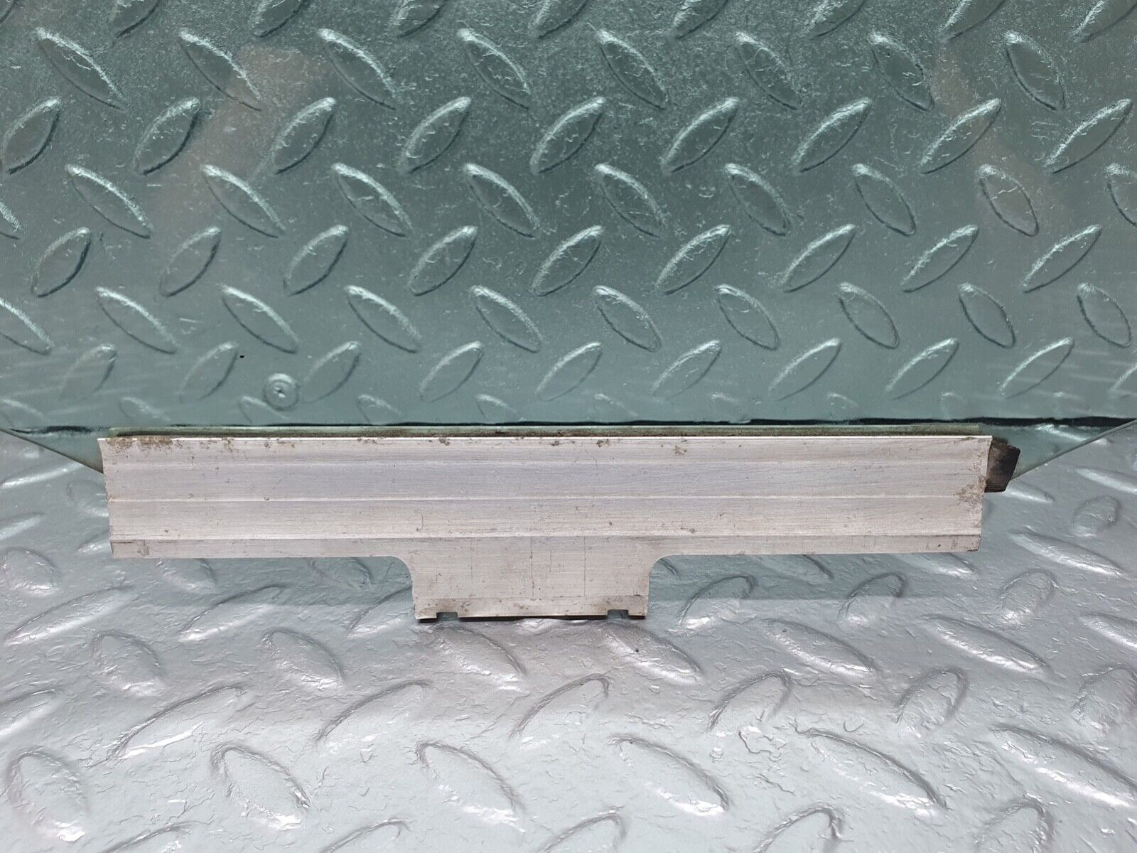 41991 Mercedes-Benz W202 C200 Rear Left Door Window Glass